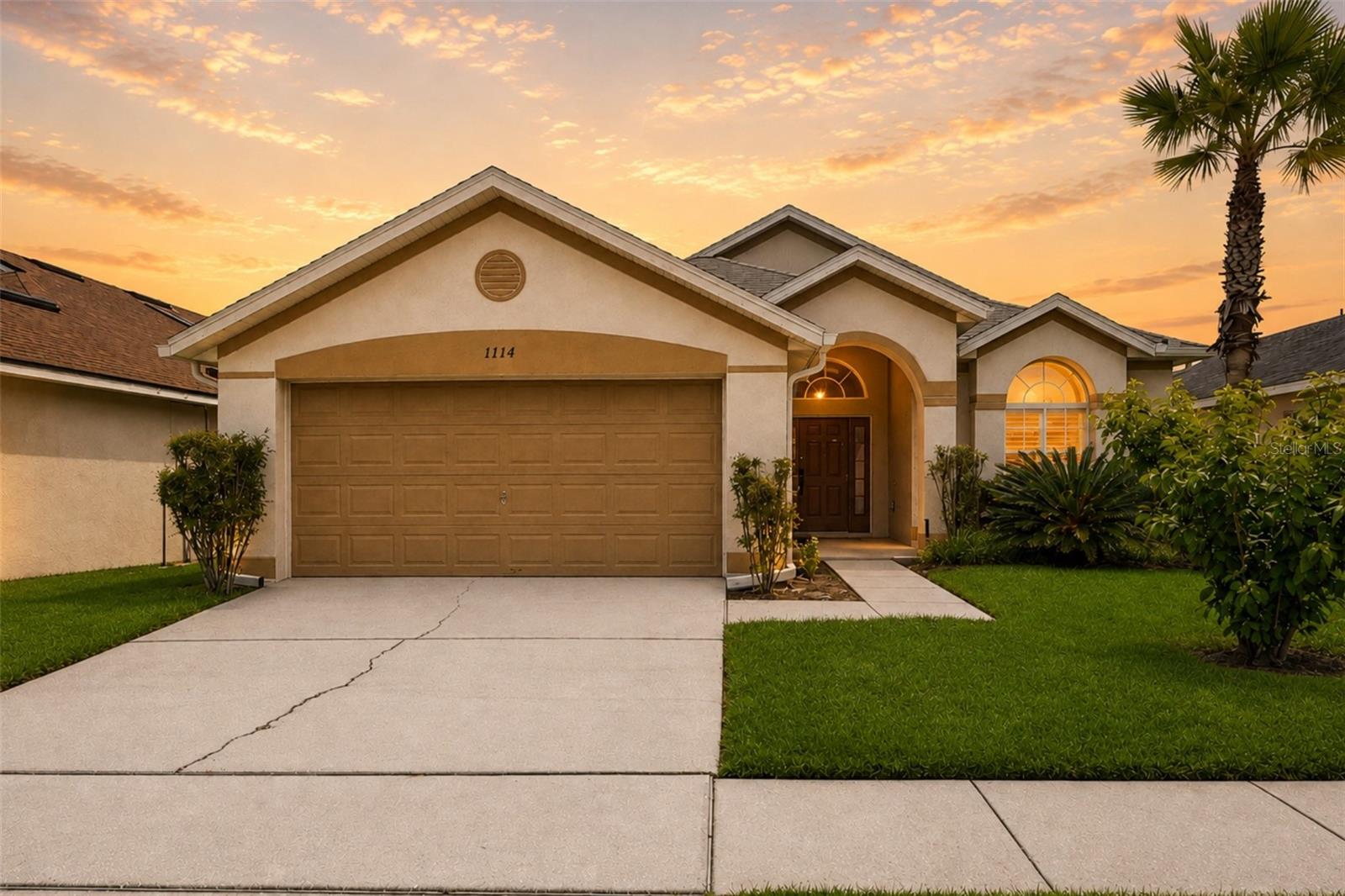 1114 Bloomingdale Dr — photo