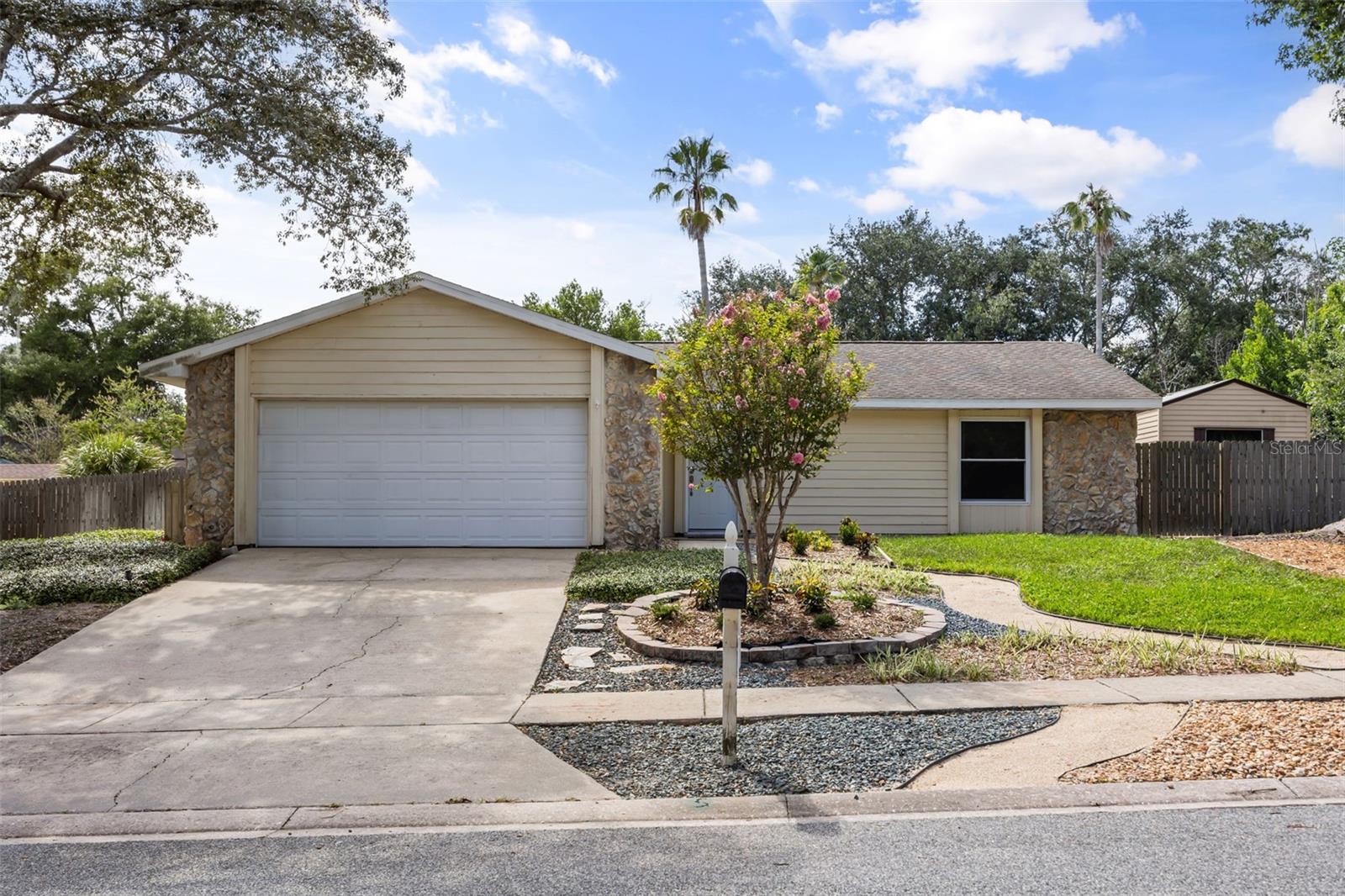 2808 Tamarack Trl — photo