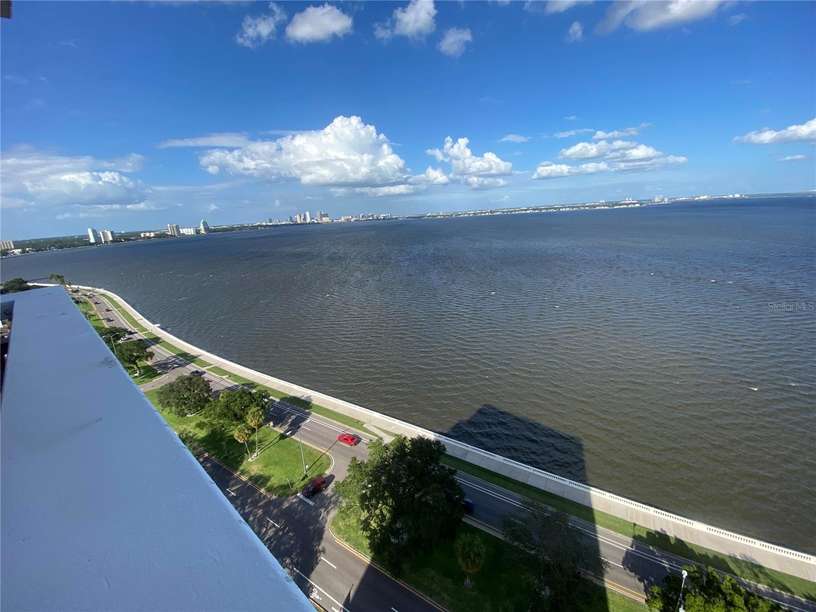 4015 Bayshore #17a — photo
