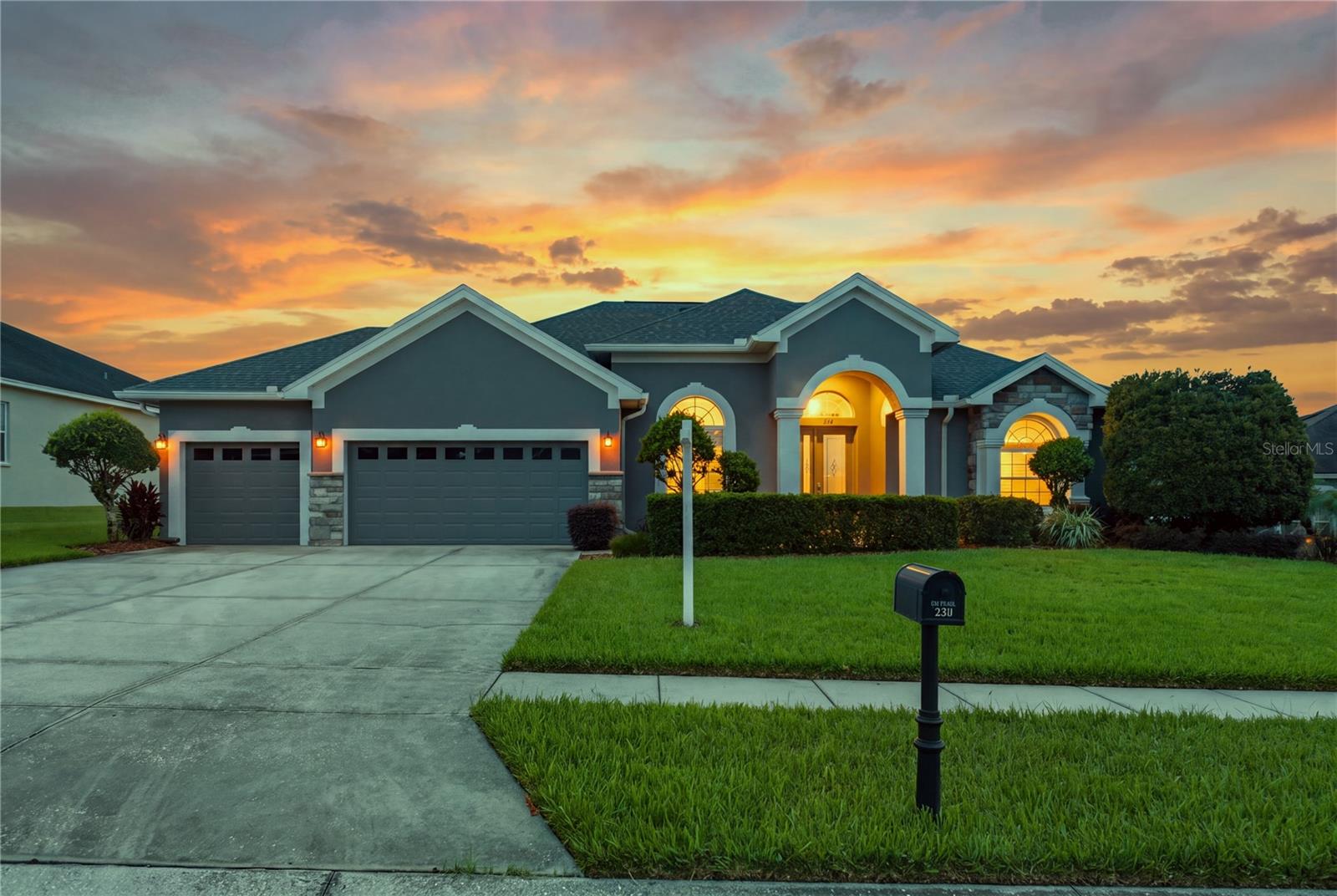 230 Lake Arietta Ct — photo