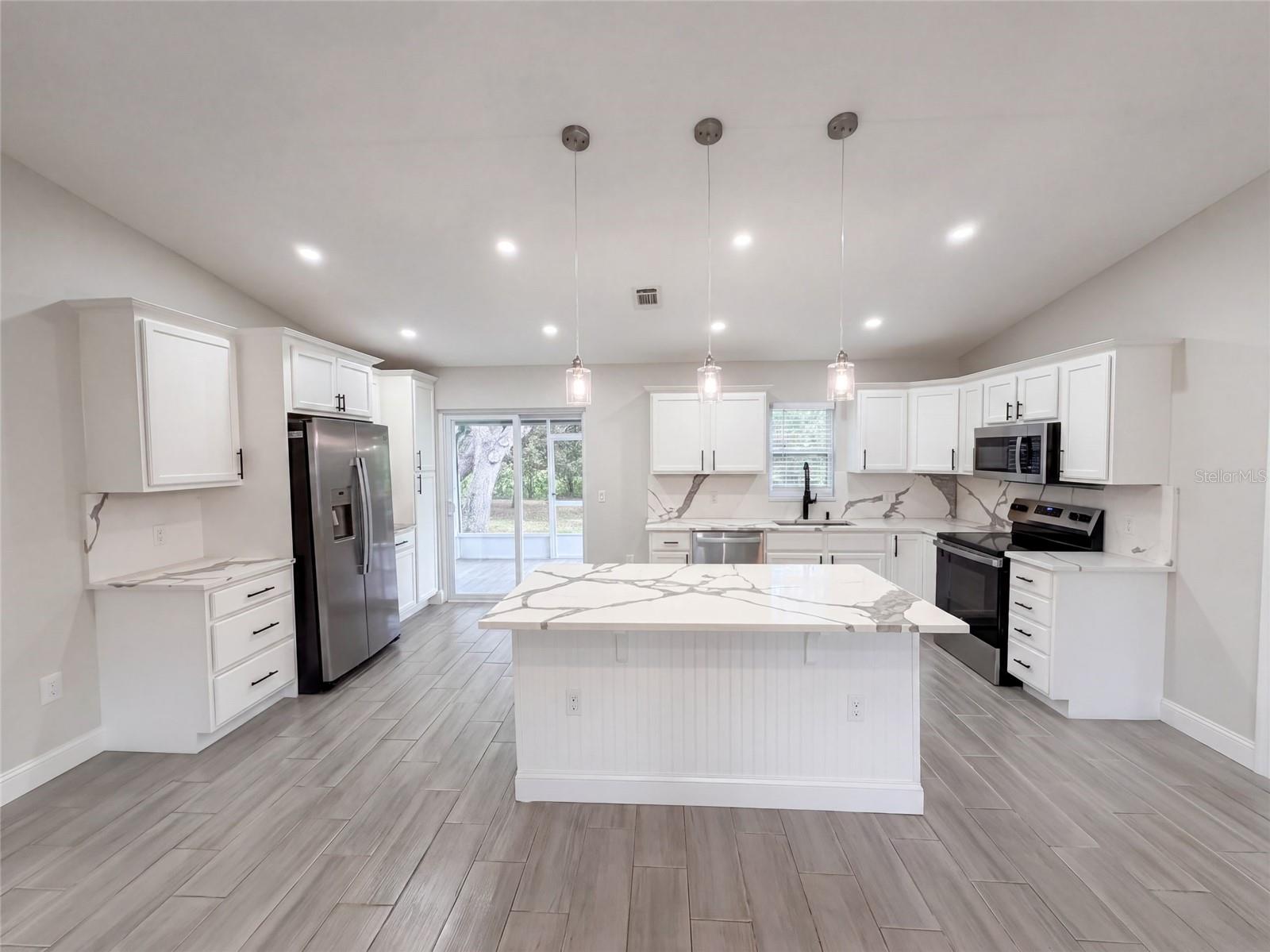 8165 Ridge Road, Weeki Wachee, FL 34613 — photo 2