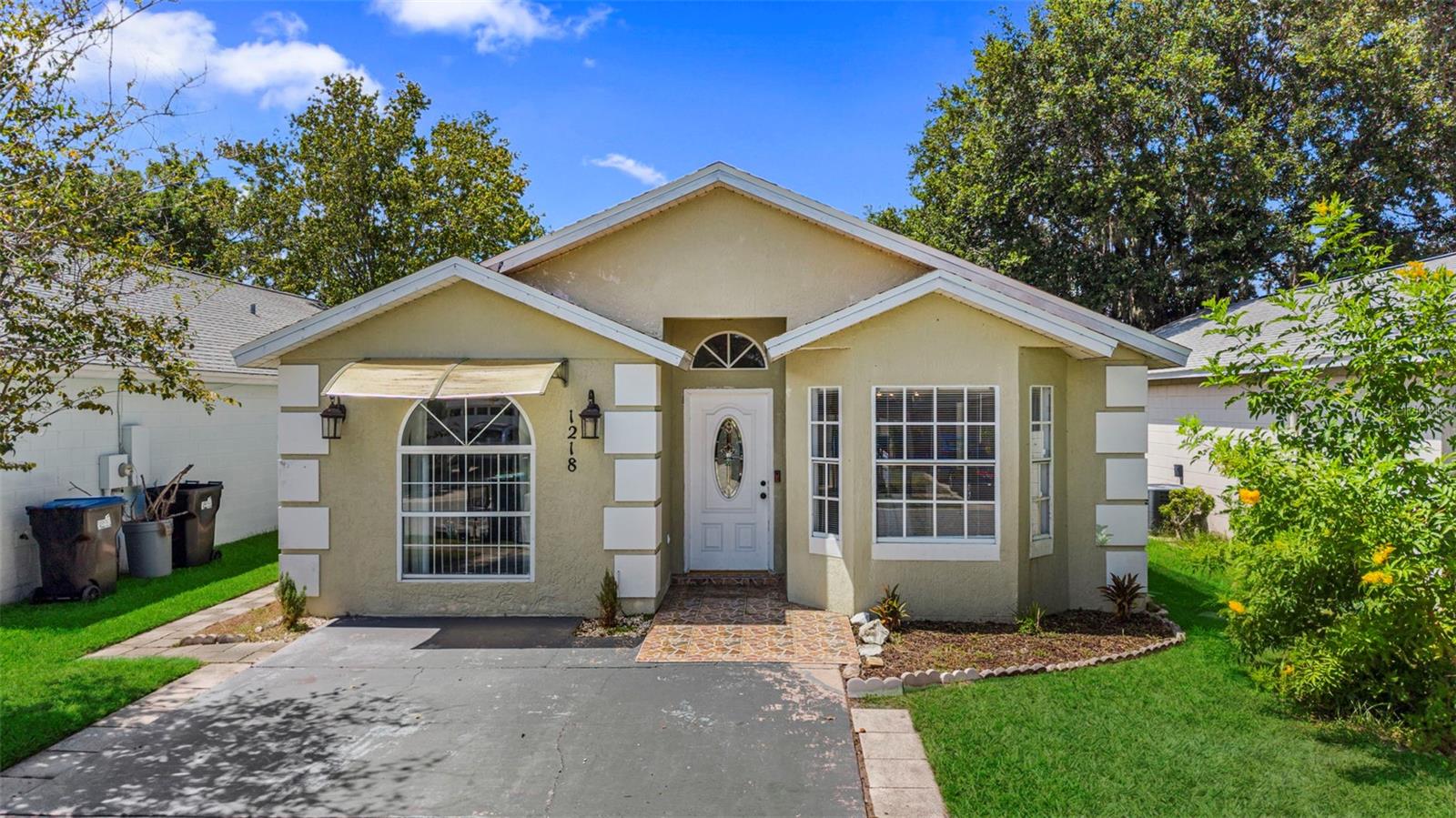 1218 Shoshanna Dr — photo