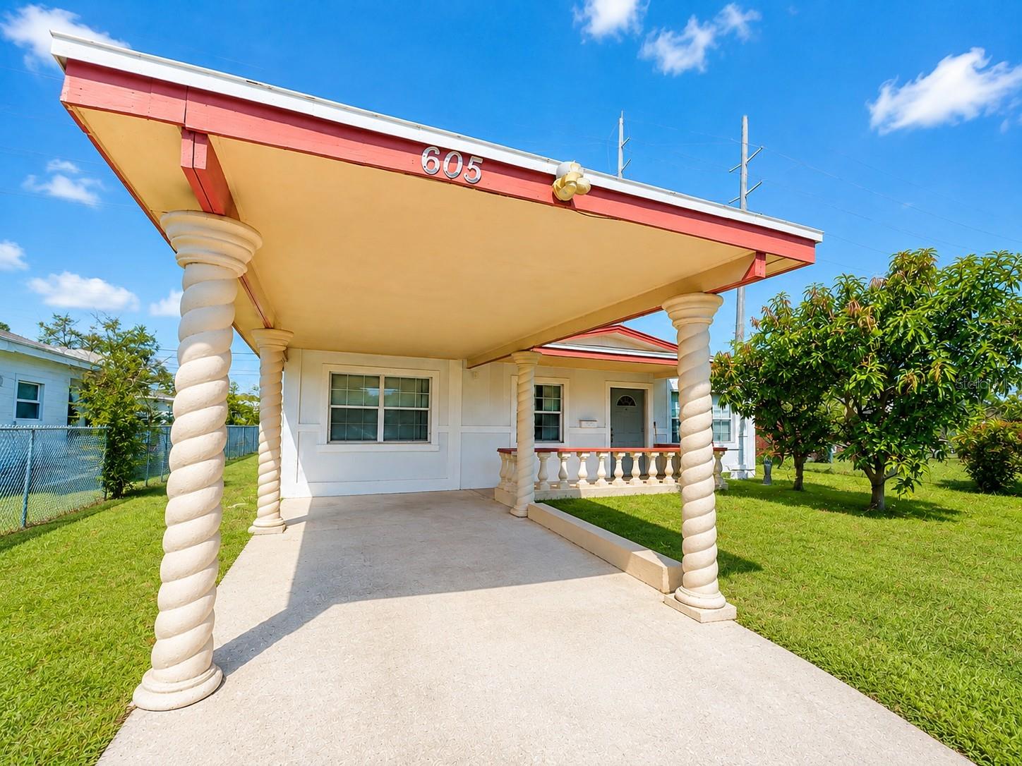 605 Carver Dr — photo