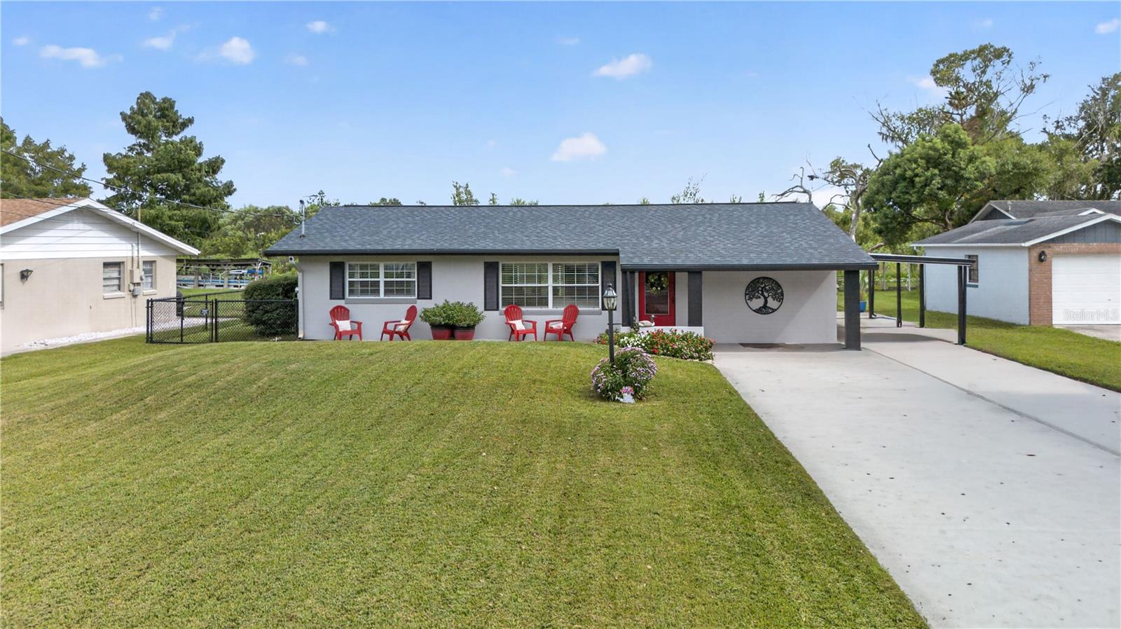 28050 Lois Dr — photo