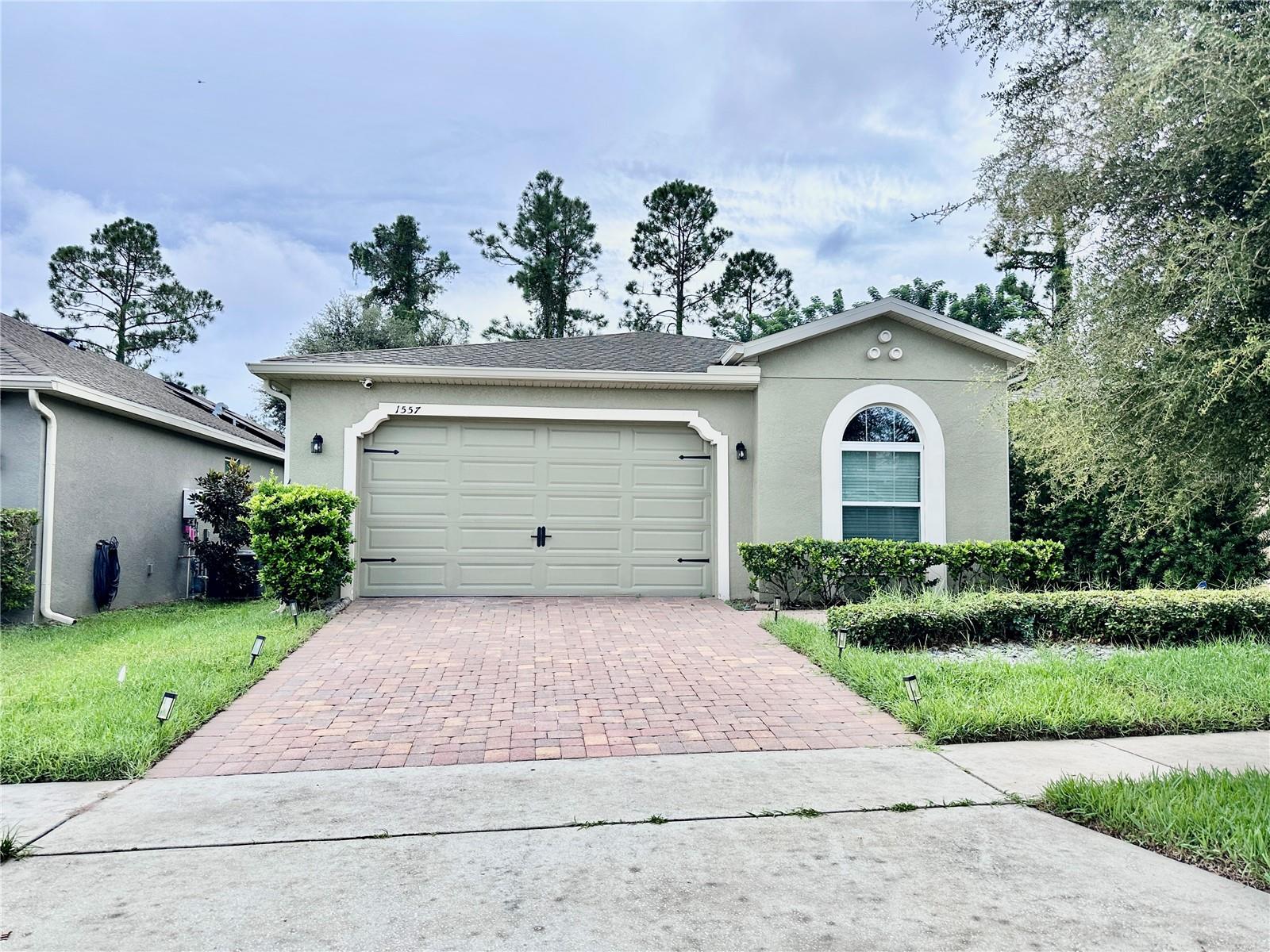 1557 Amber Leaf Cir — photo