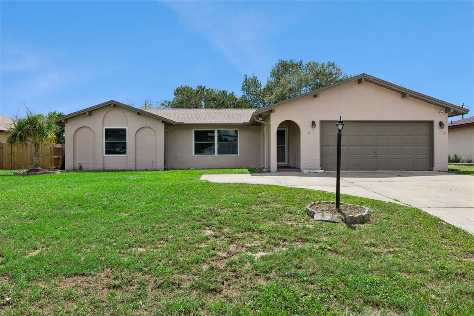853 Sylvia Dr — photo