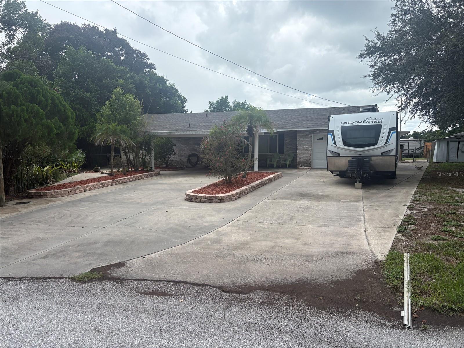3690 Dale Ct — photo