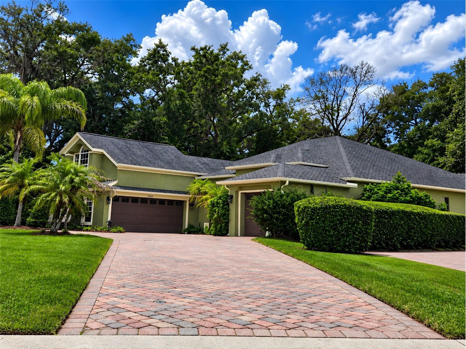 2493 Northumbria Dr — photo