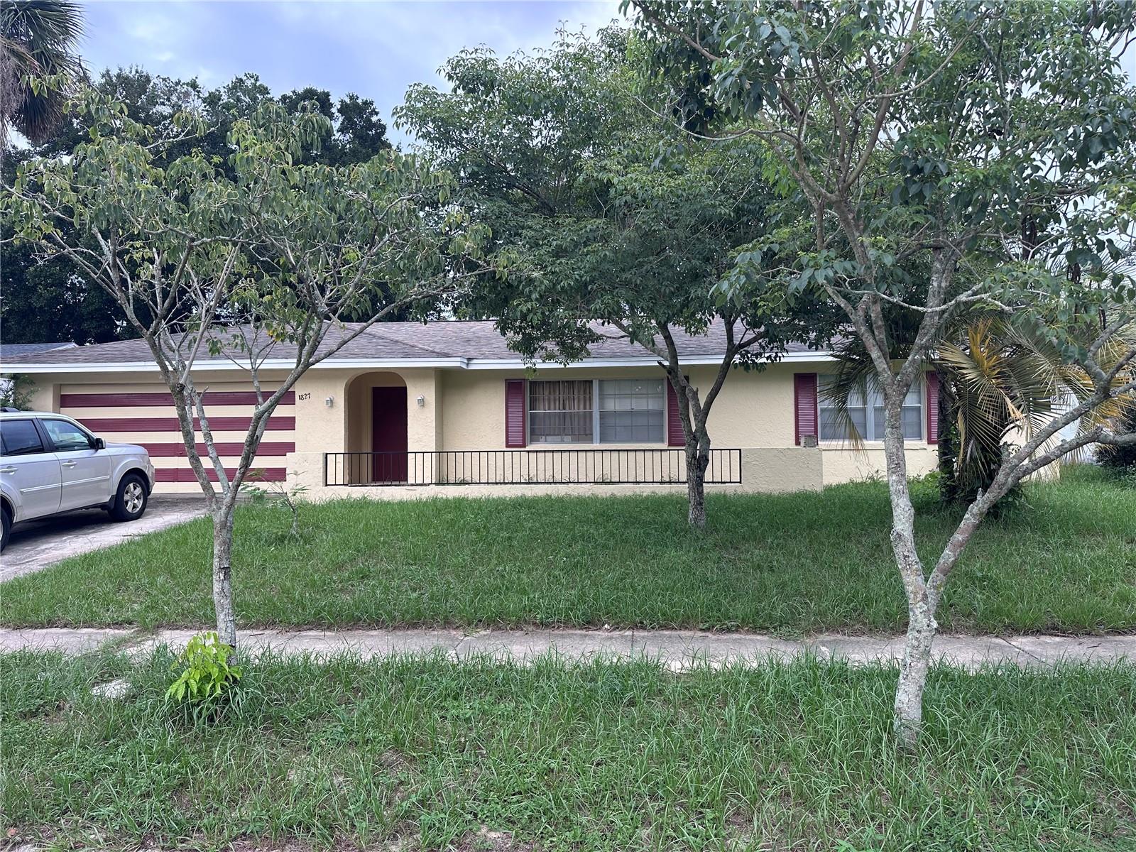 1827 Applewood Ct — photo