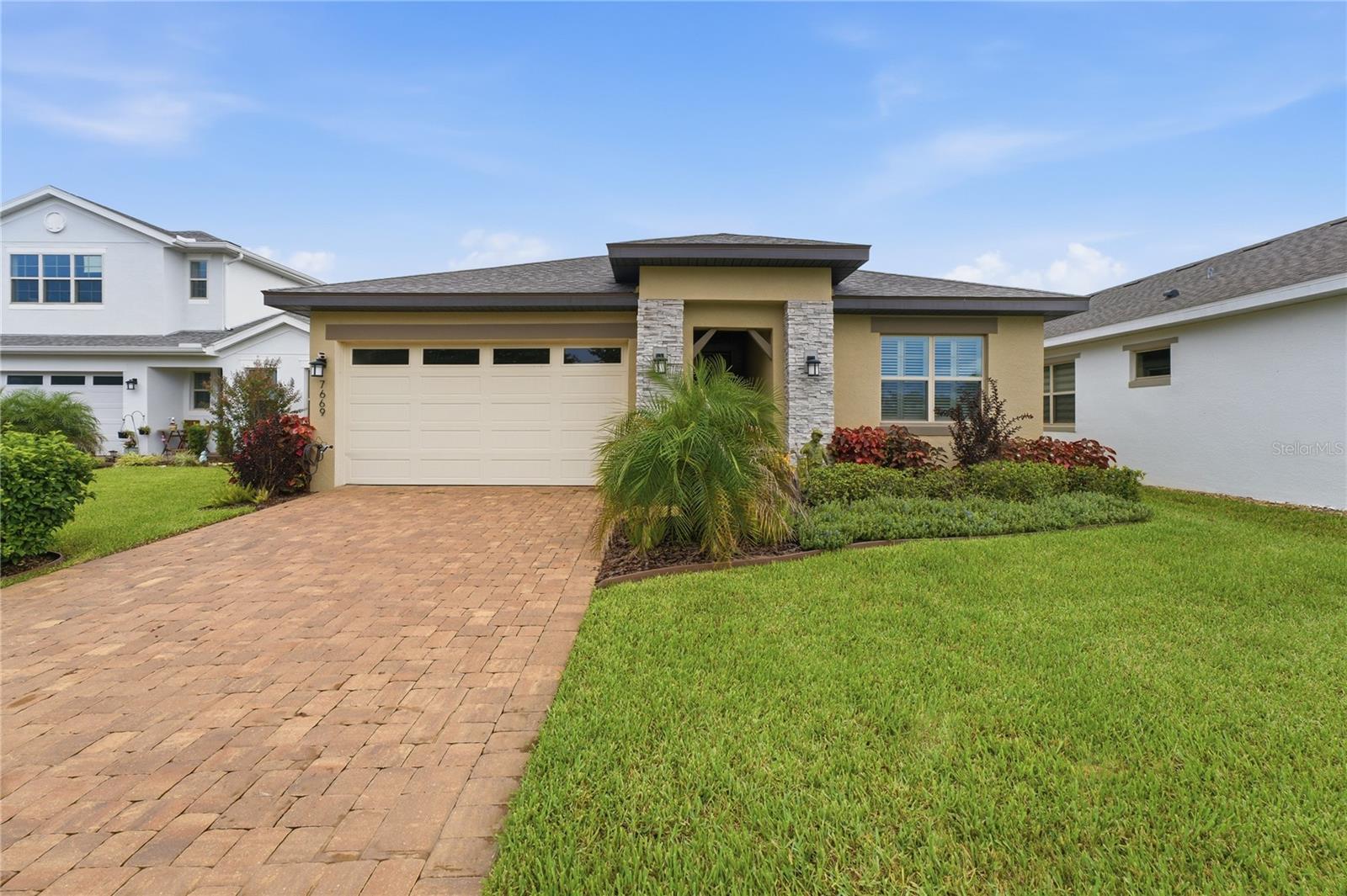 7669 Five Oaks Dr — photo