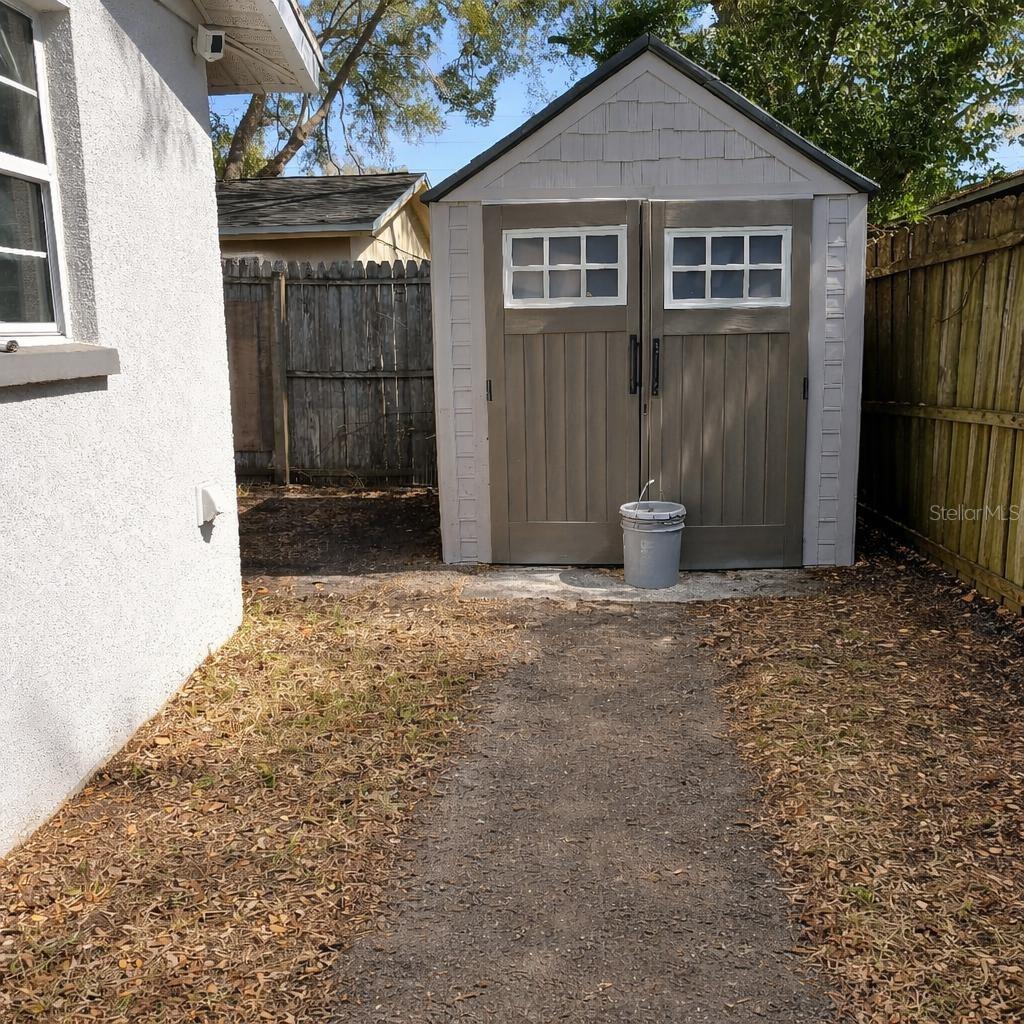 1021 Fairburn Ave — photo