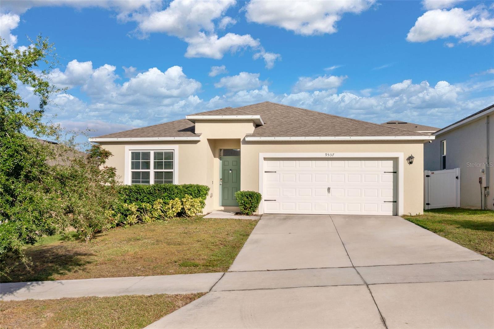 9537 Black Walnut Dr — photo