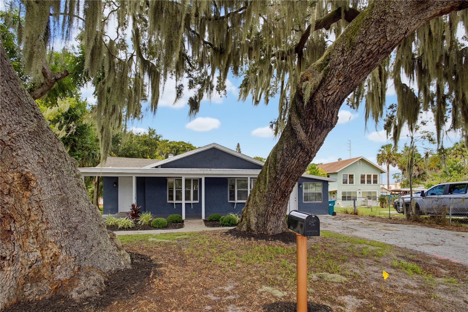 33 W Herrick Drive, Eustis, FL 32726 — photo 2