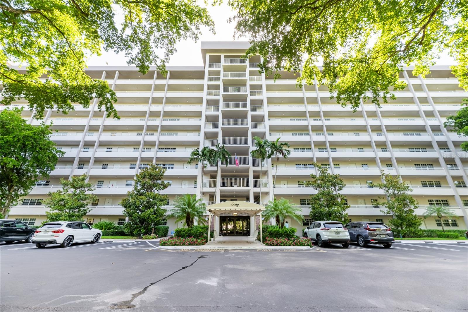 605 Oaks Dr #607 — photo