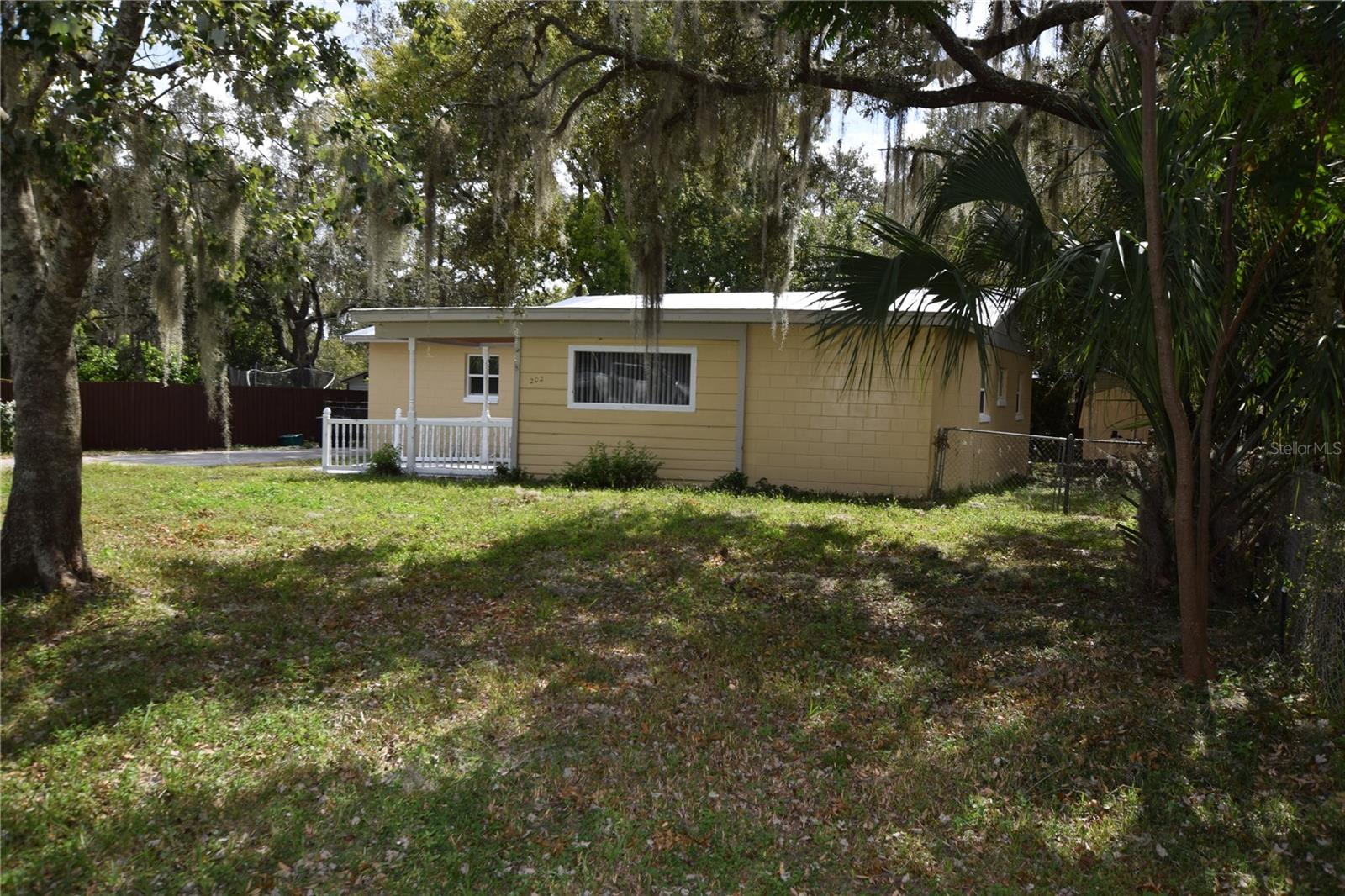 202 James Ct — photo