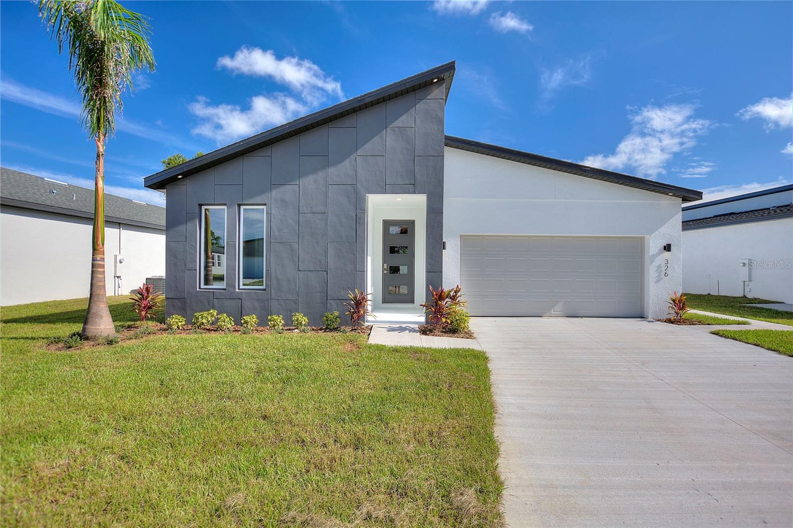 326 Royal Palm Way — photo
