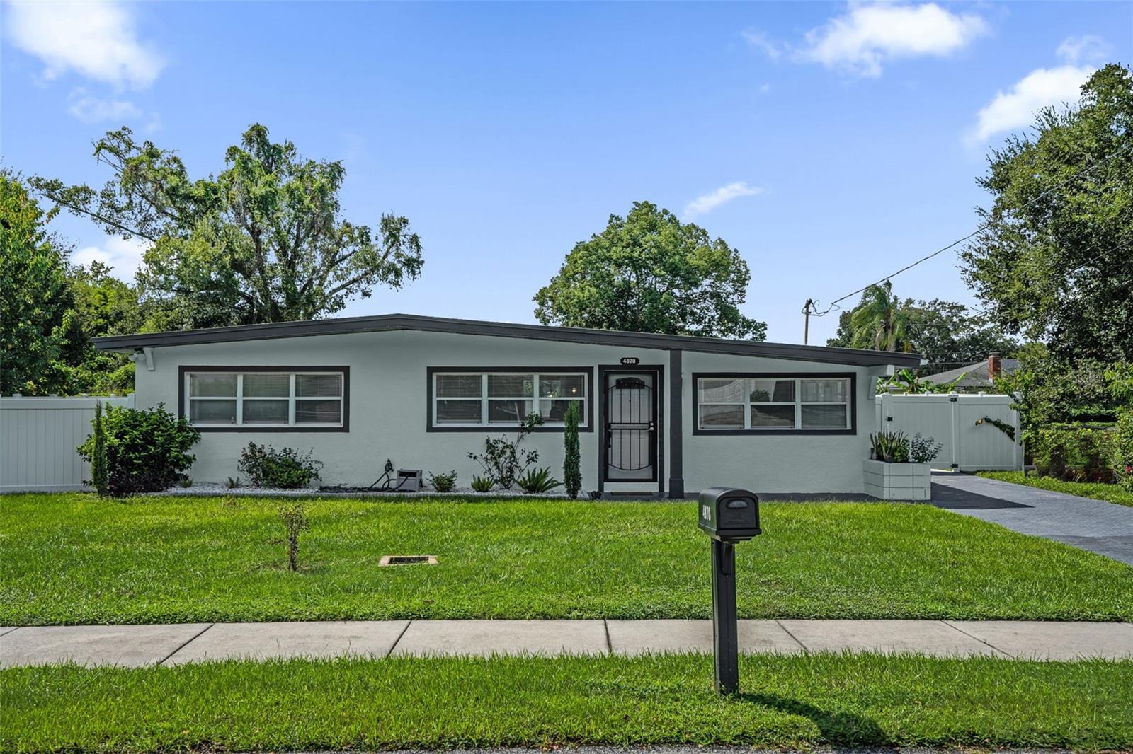 4870 Seminole Ave — photo