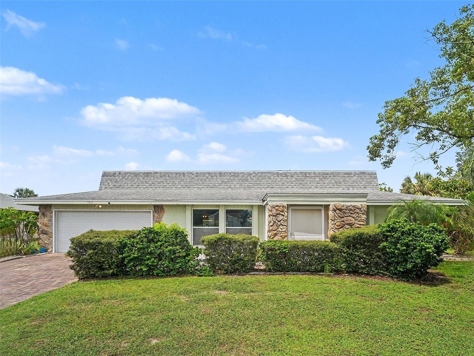 1513 New Bedford Dr — photo