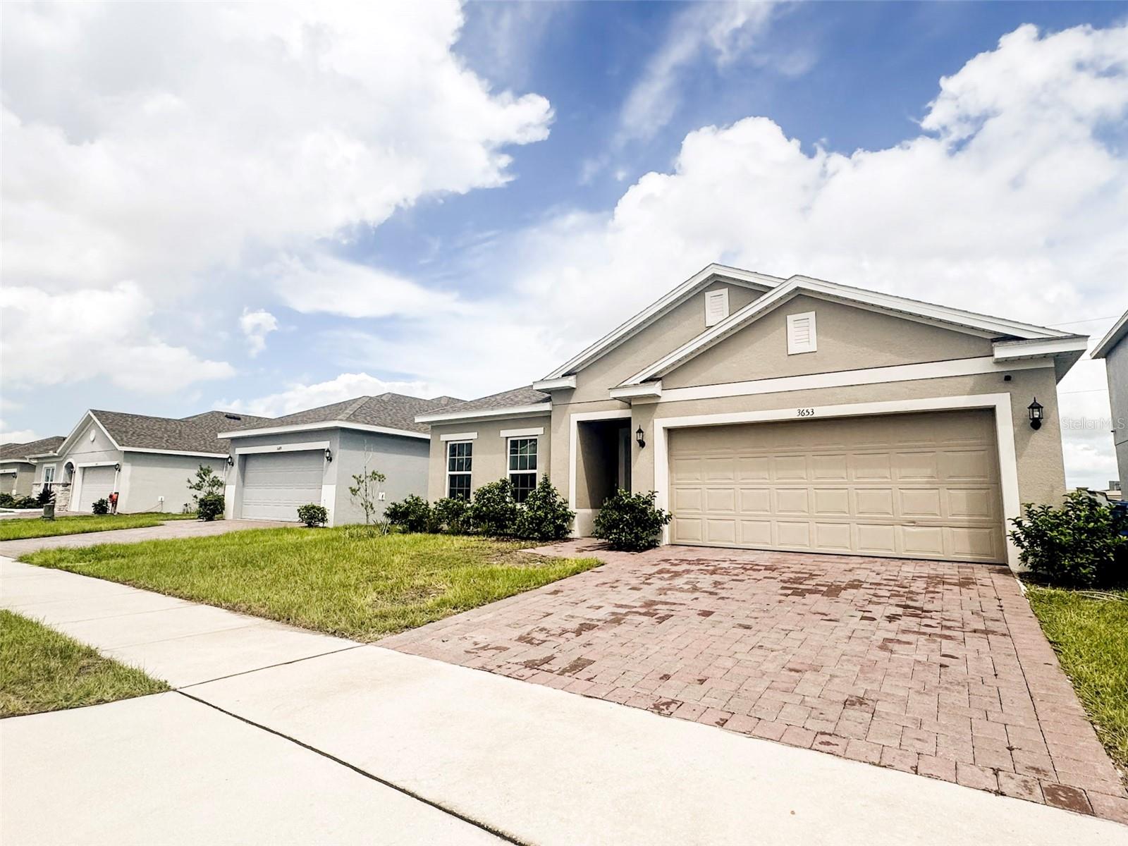 3653 Yarian Dr — photo