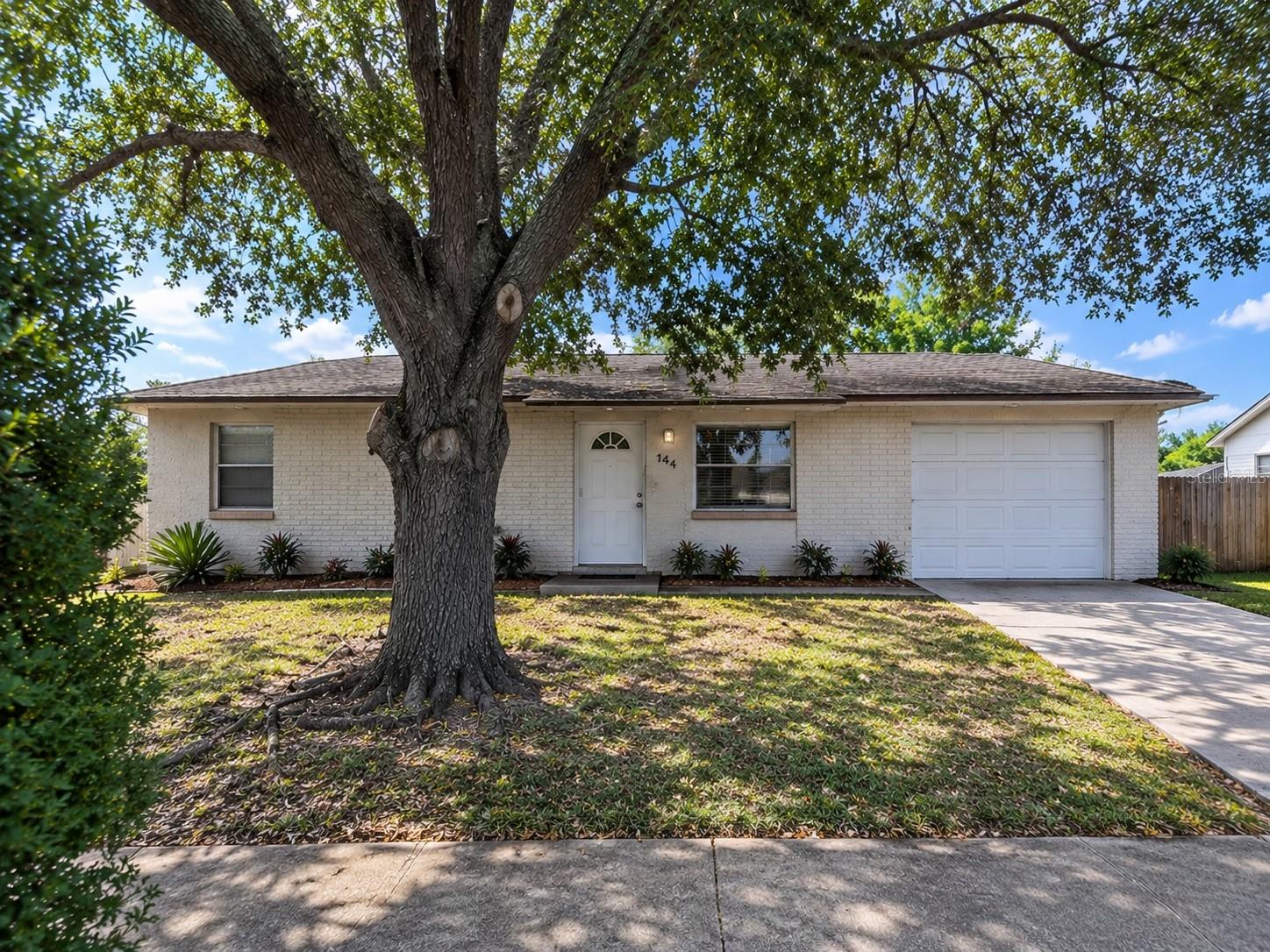444 Lake Opal Ct — photo