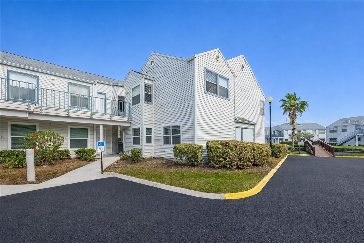 2540 Woodgate Blvd #106 — photo