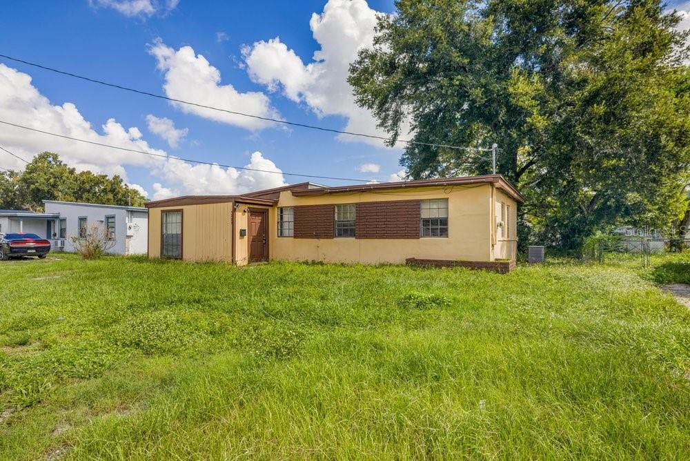 1227 N Pine Hills Rd — photo