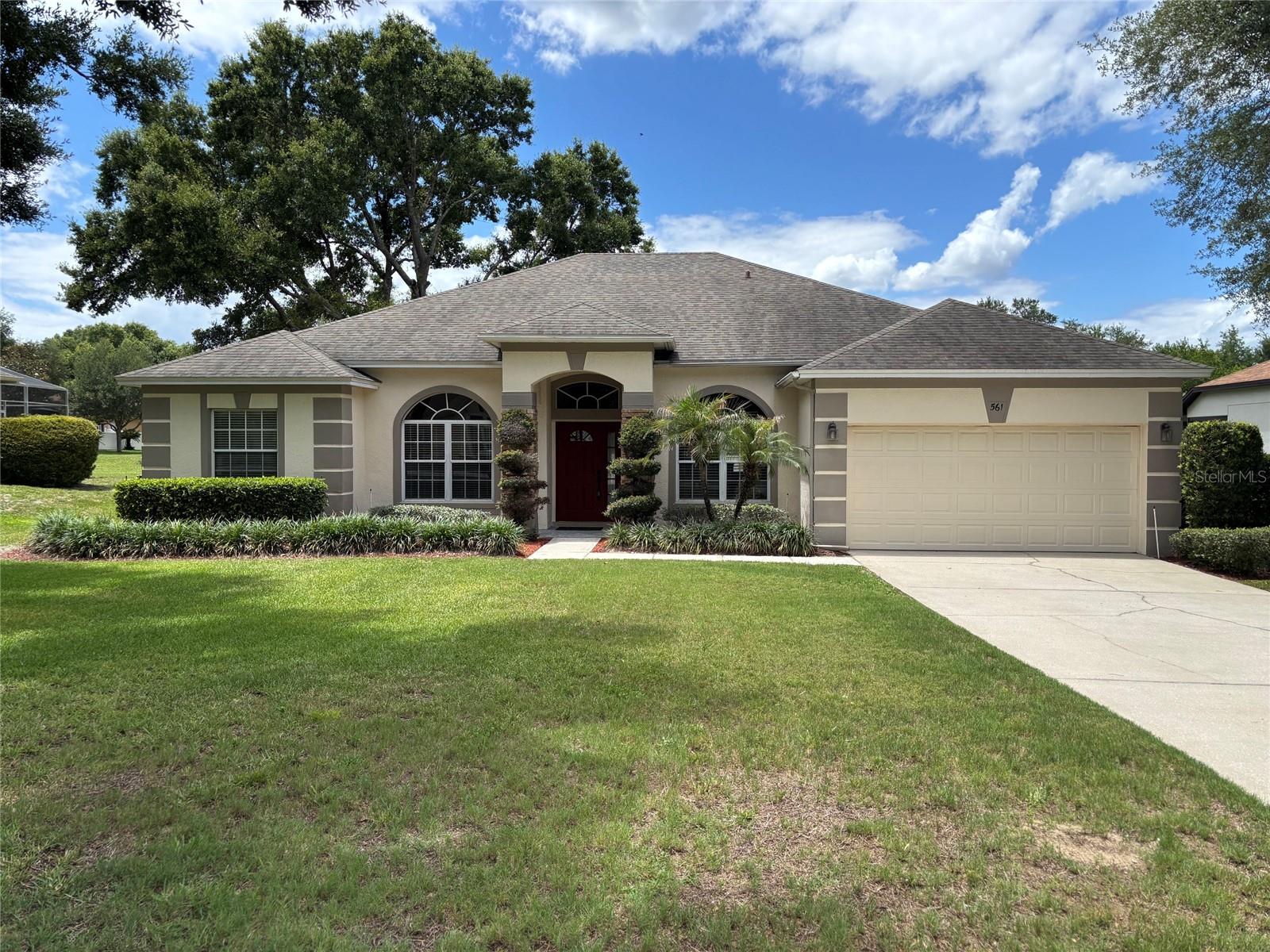 561 Strathclyde Ct — photo