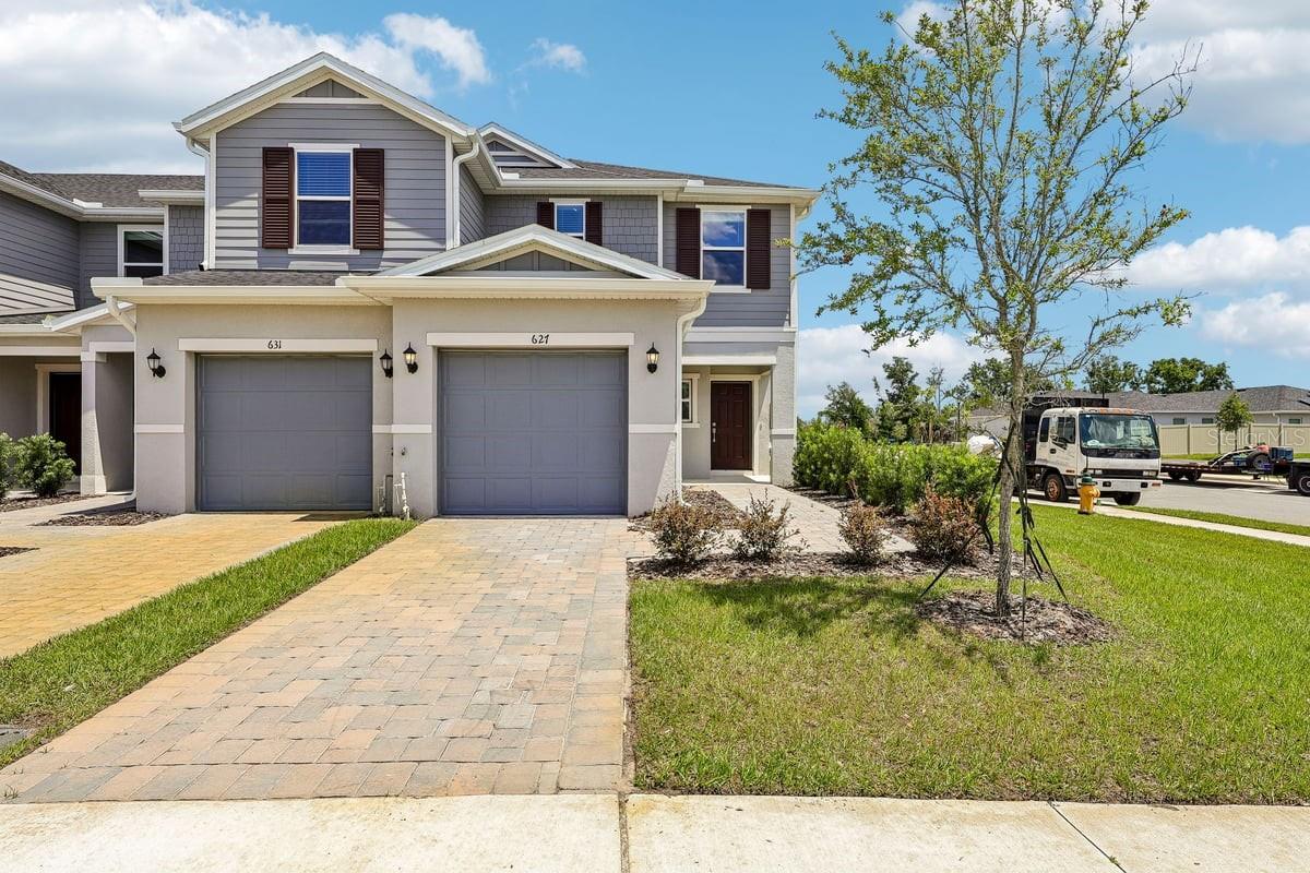 627 Meadows Edge Pl — photo