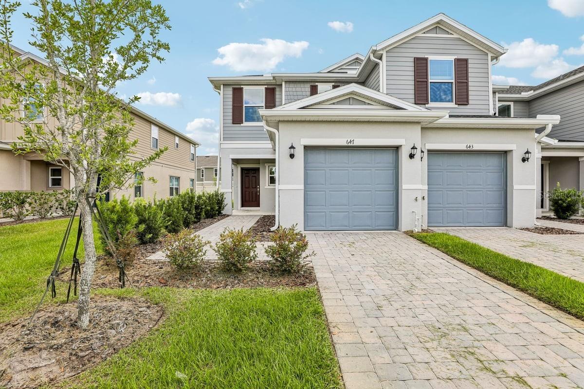 647 Meadows Edge Pl — photo