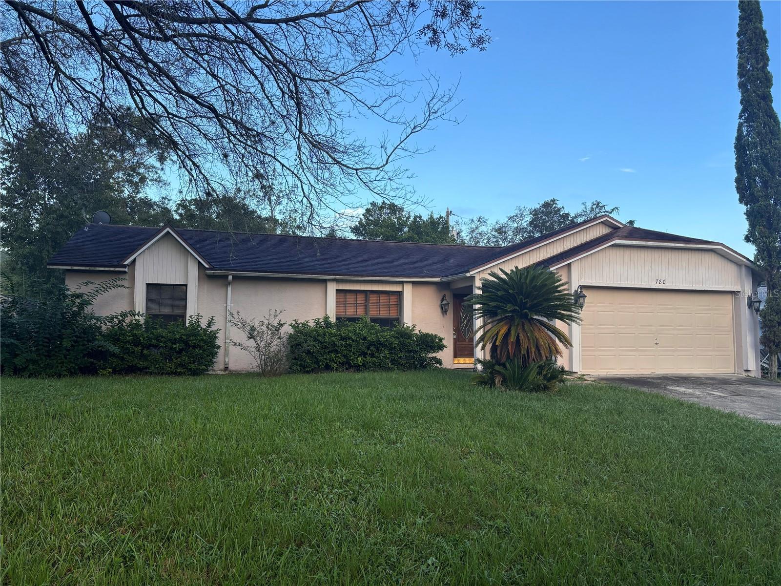 780 W Ludlum Dr — photo