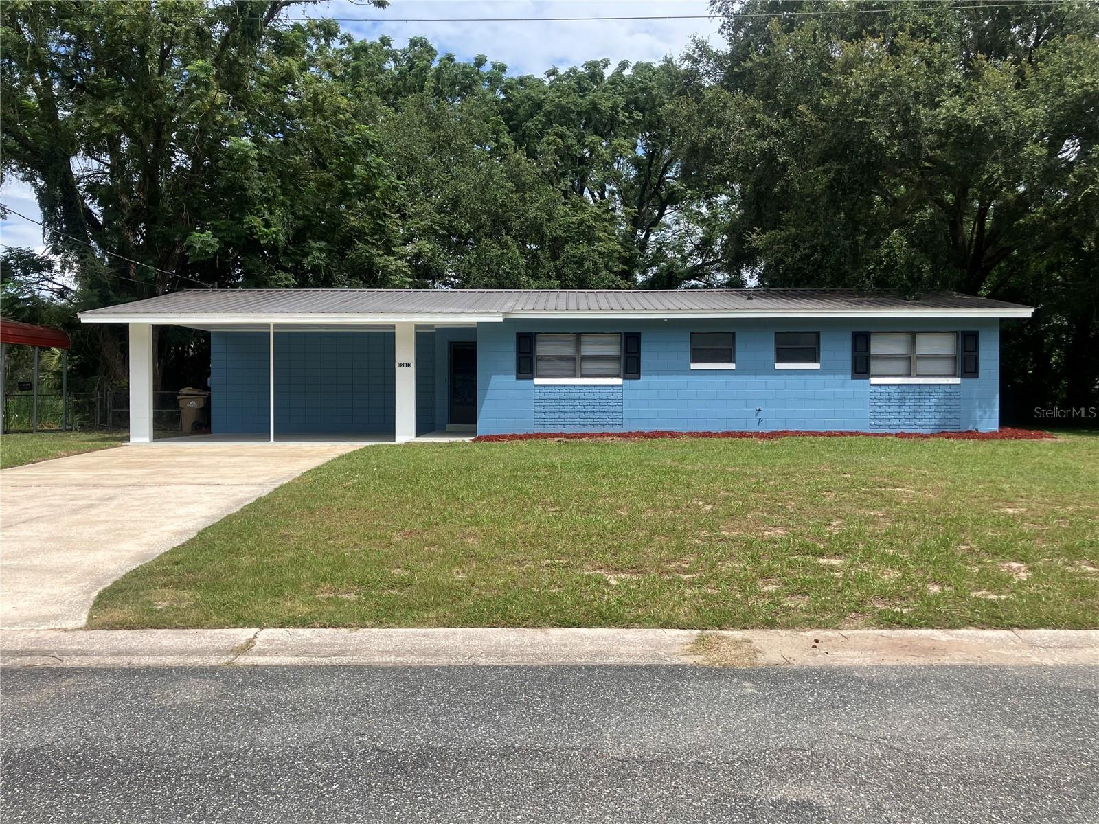 2013 Live Oak Dr — photo