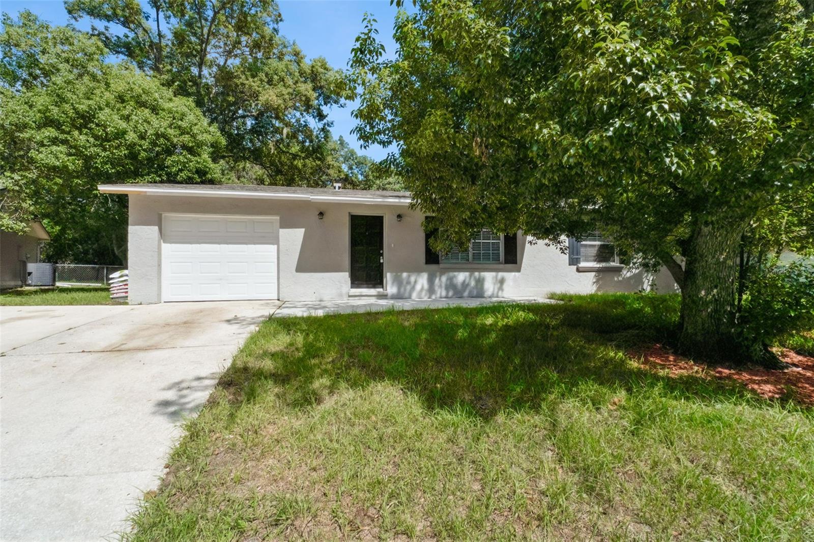241 Loch Low Dr — photo