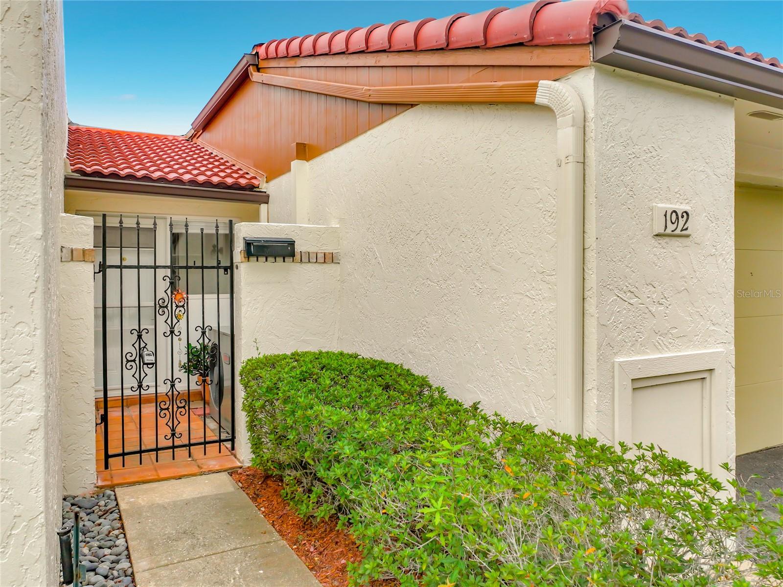 192 Balfour Dr #2 — photo