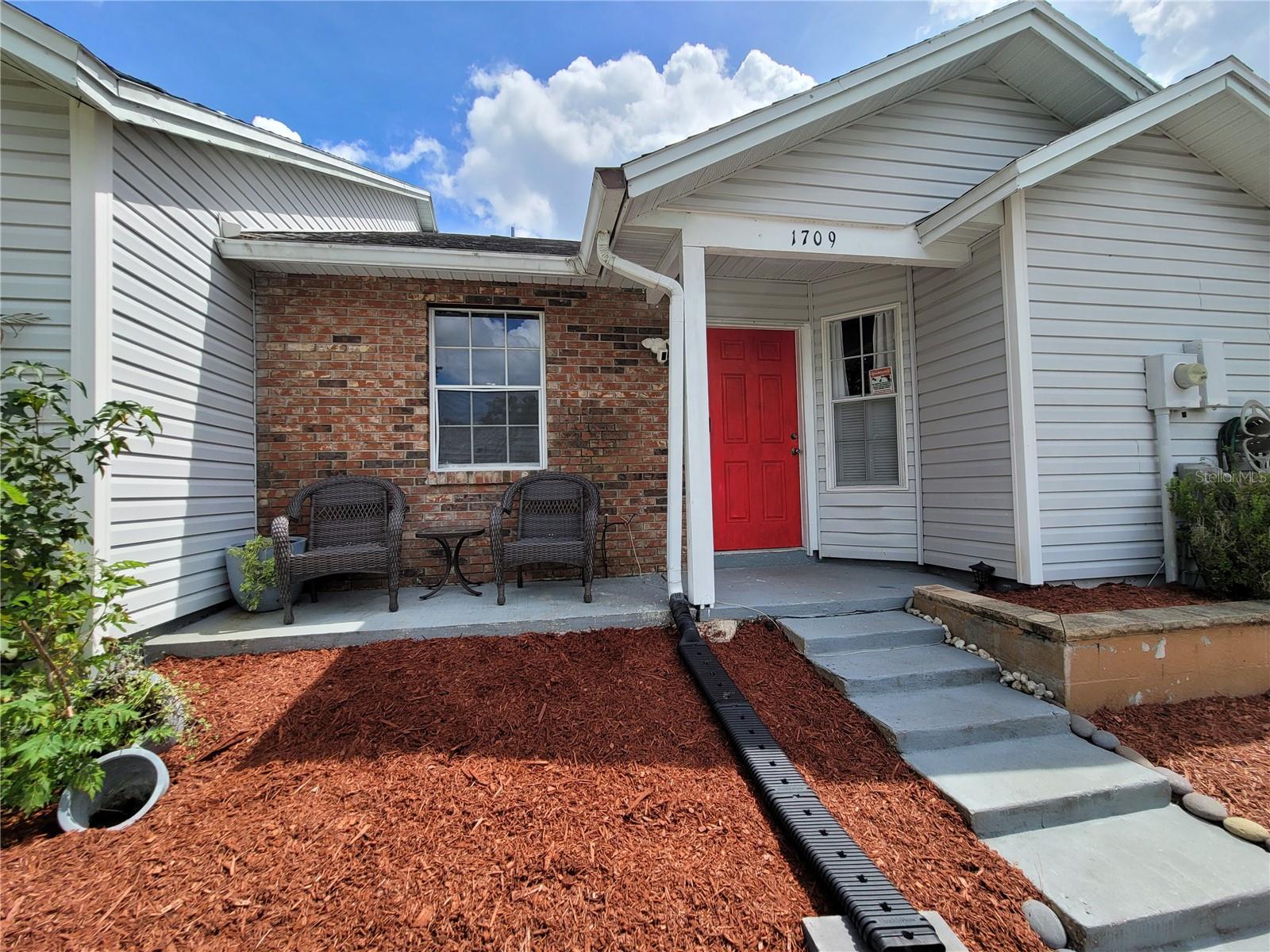 1709 Rivers Edge Dr — photo