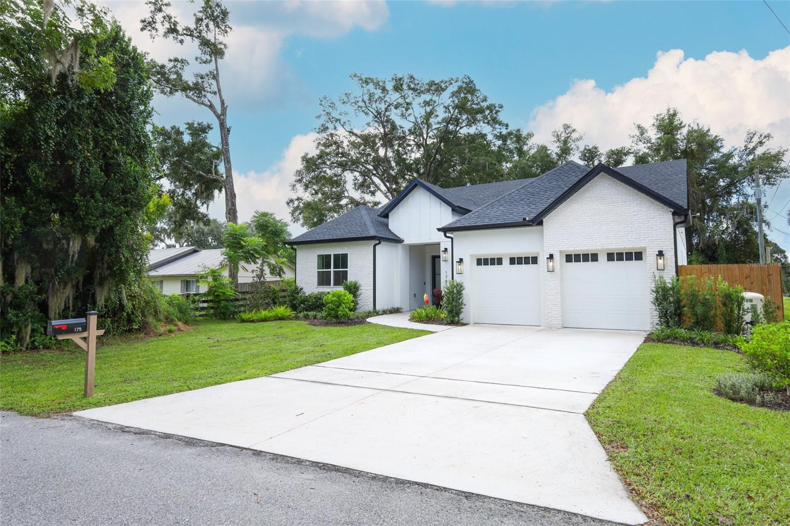 175 Pine Street, Geneva, FL 32732