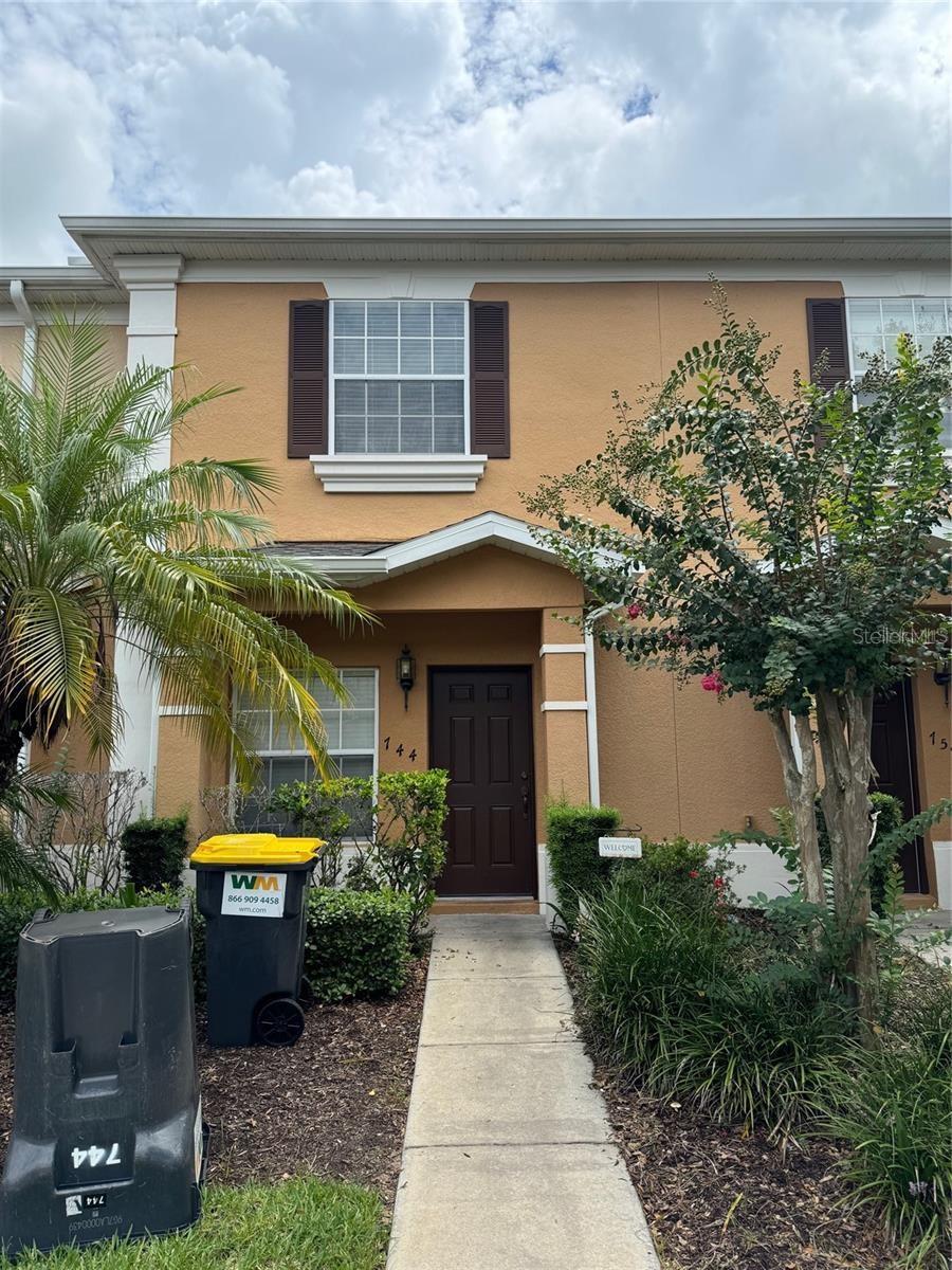744 Chelsea Dr — photo