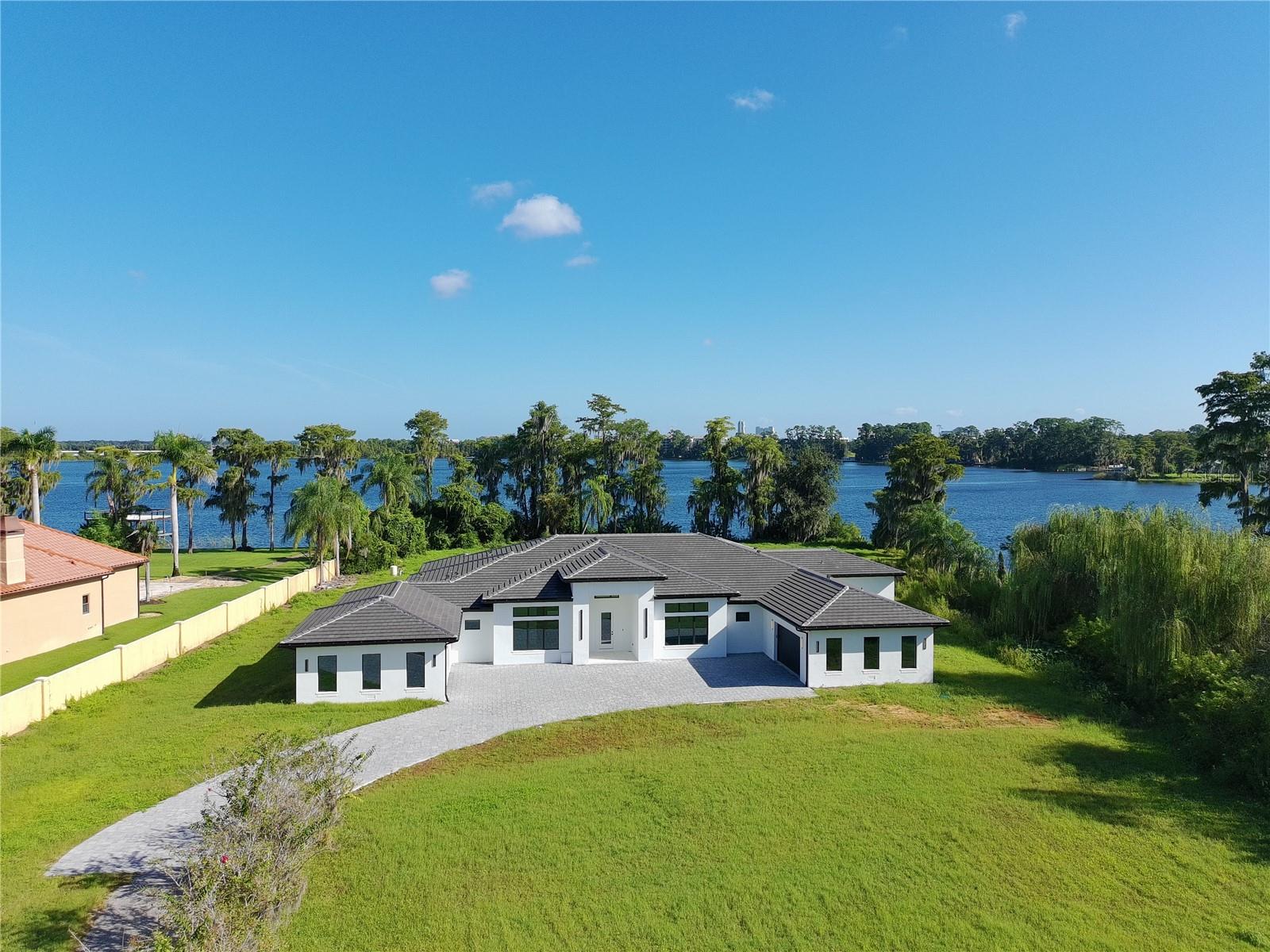 7240 Lake Willis — photo