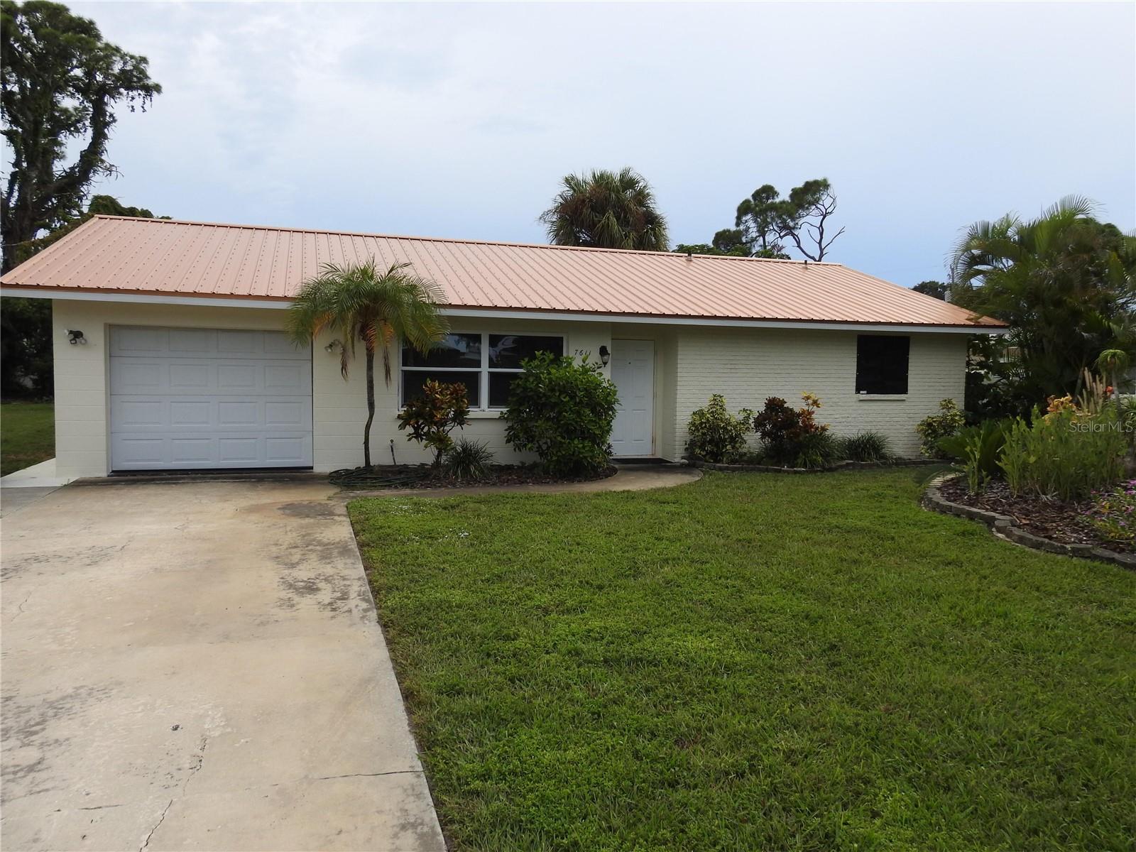 7611 Senrab Dr — photo