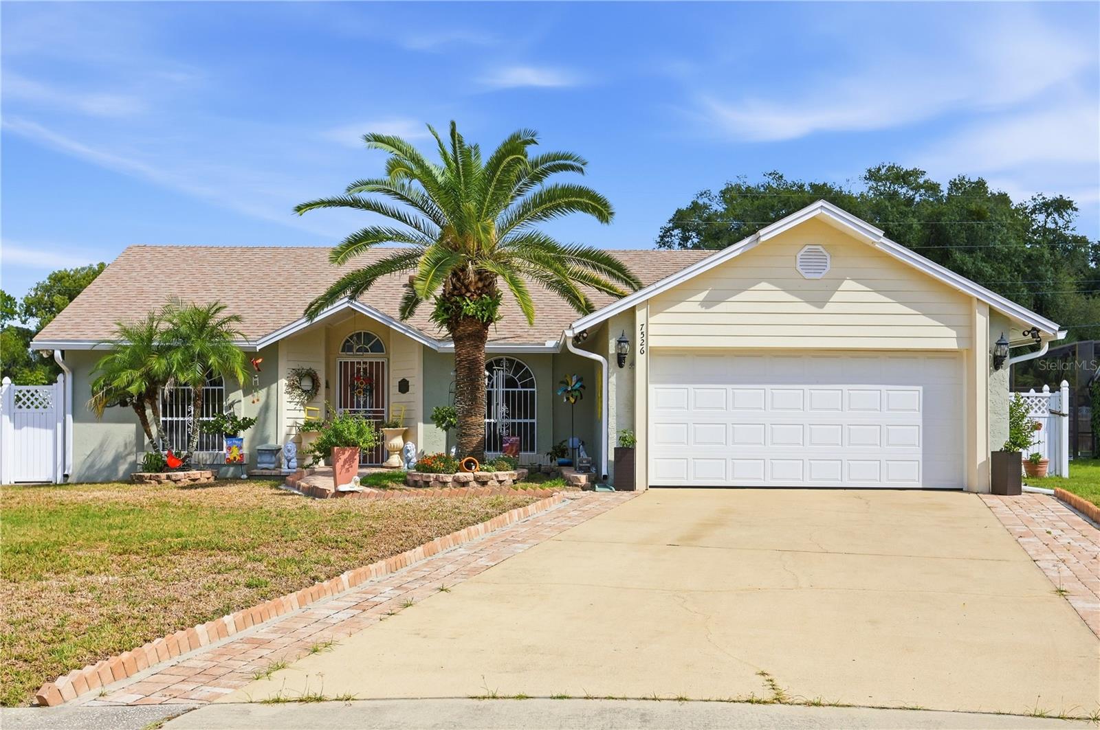 7526 Covedale Dr — photo