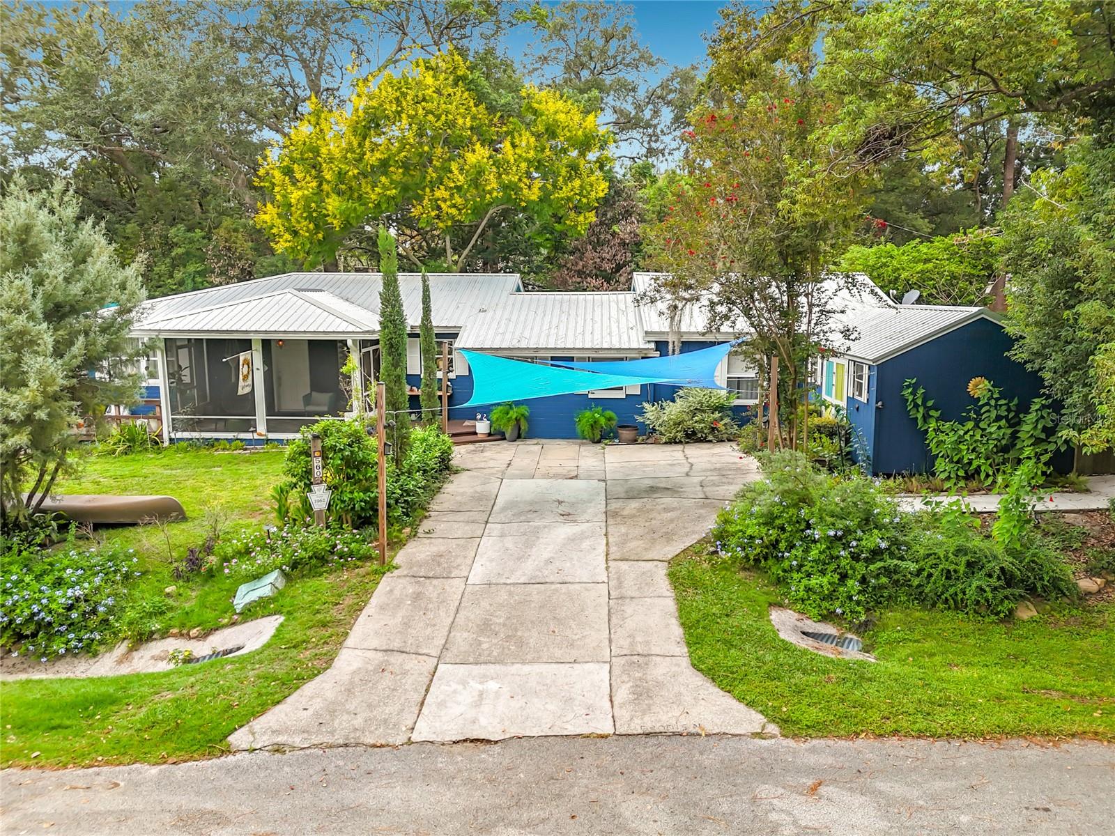 560 Live Oak Ave — photo