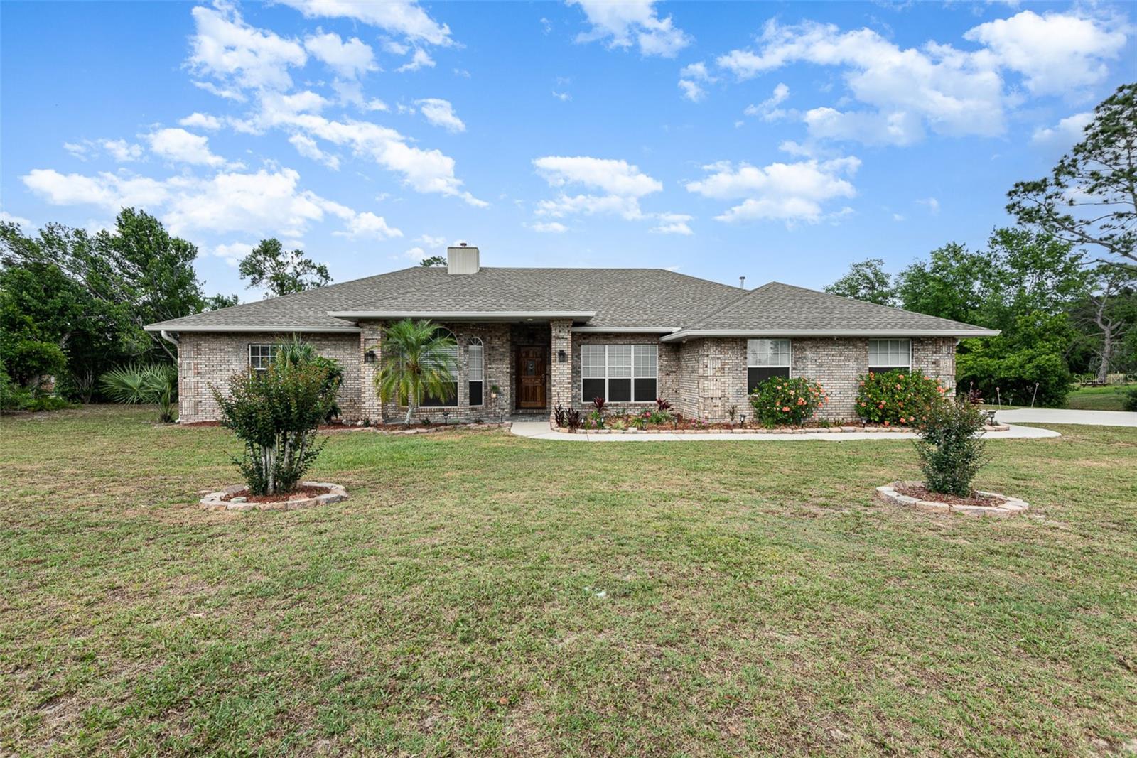 2090 Lakebreeze Way — photo