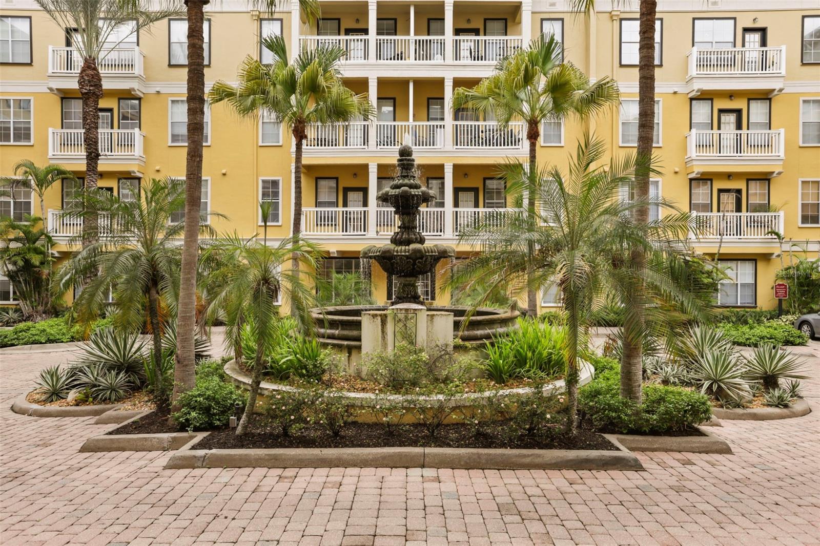860 N Orange Ave #323 — photo