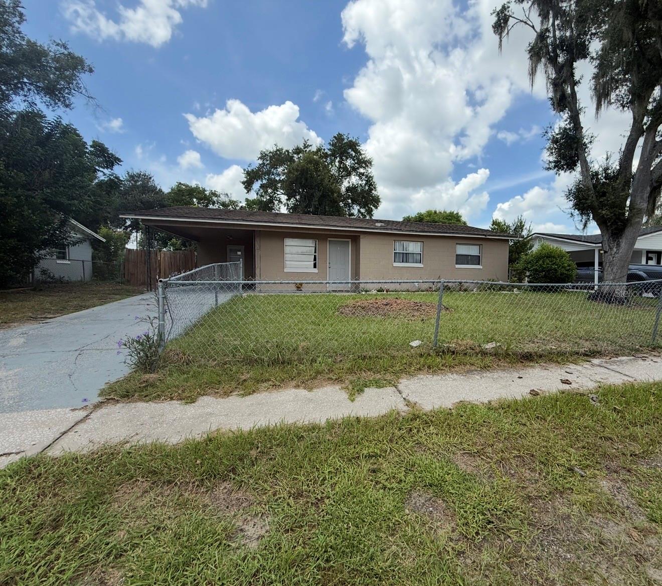 601 Clayton Cir — photo