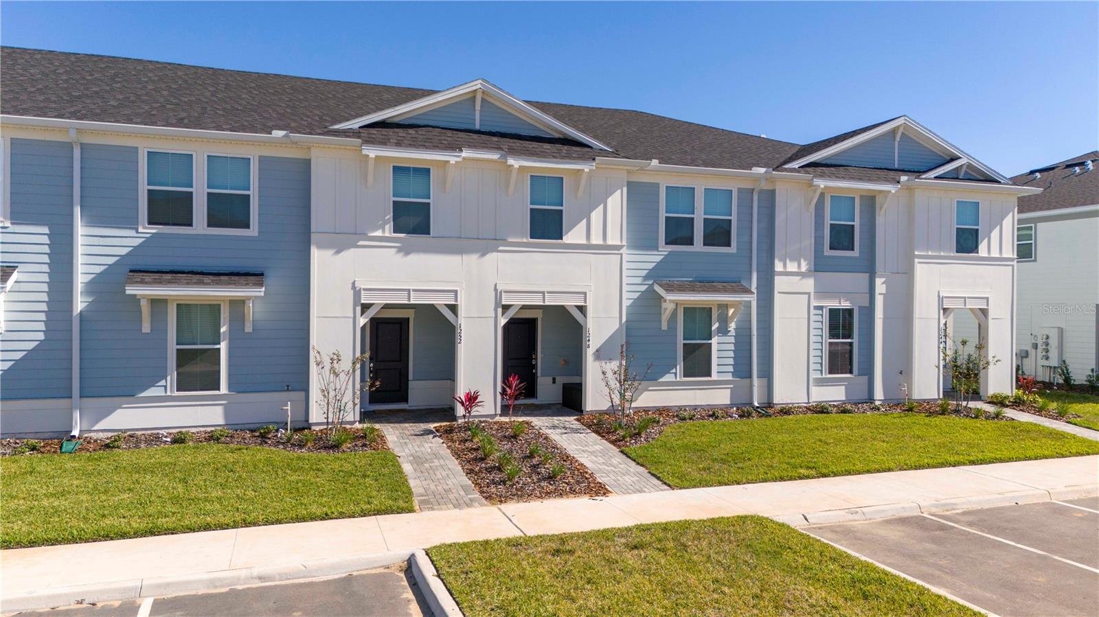 1248 Blue Island Dr — photo