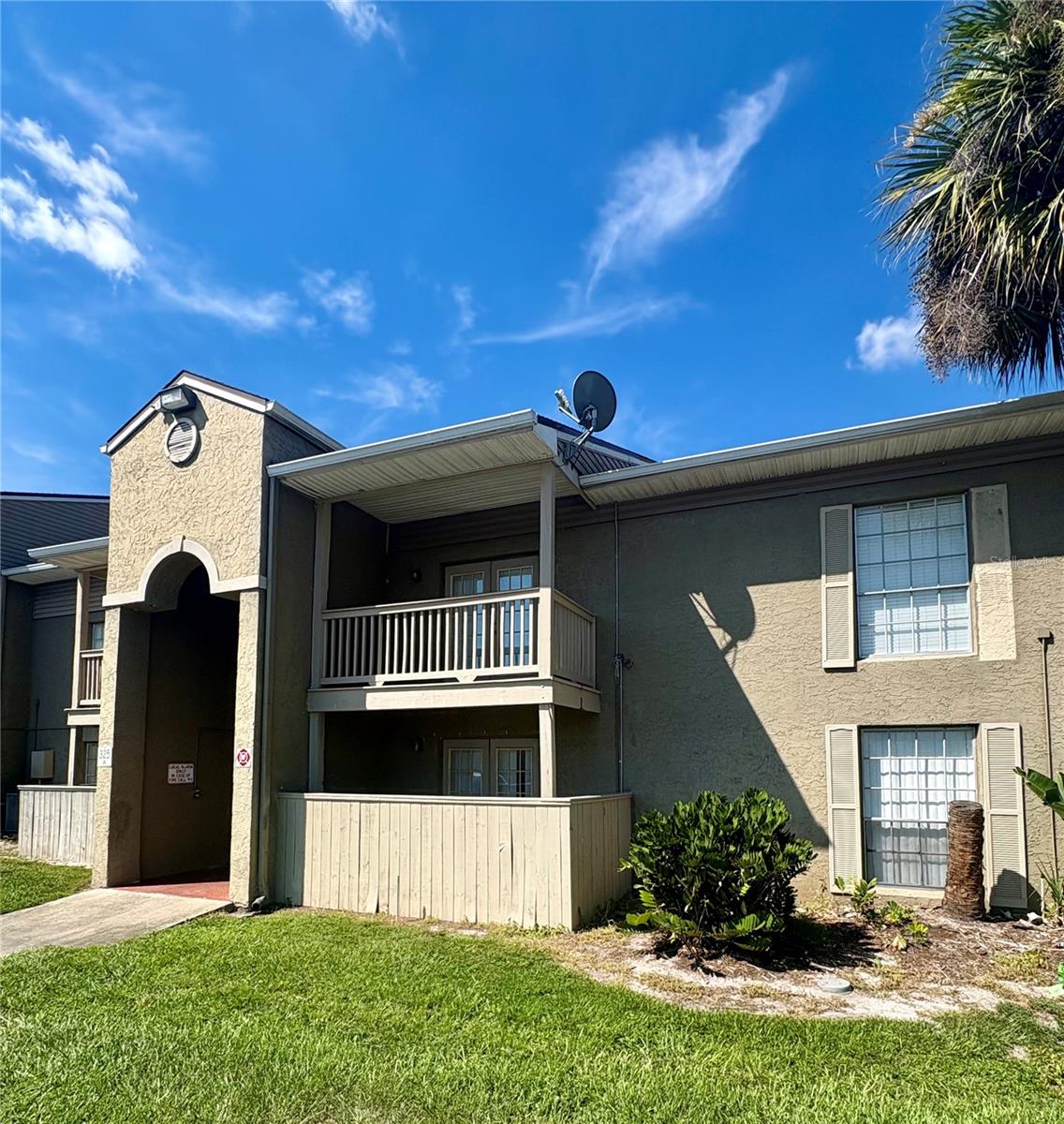 325 Wymore Rd #200 — photo