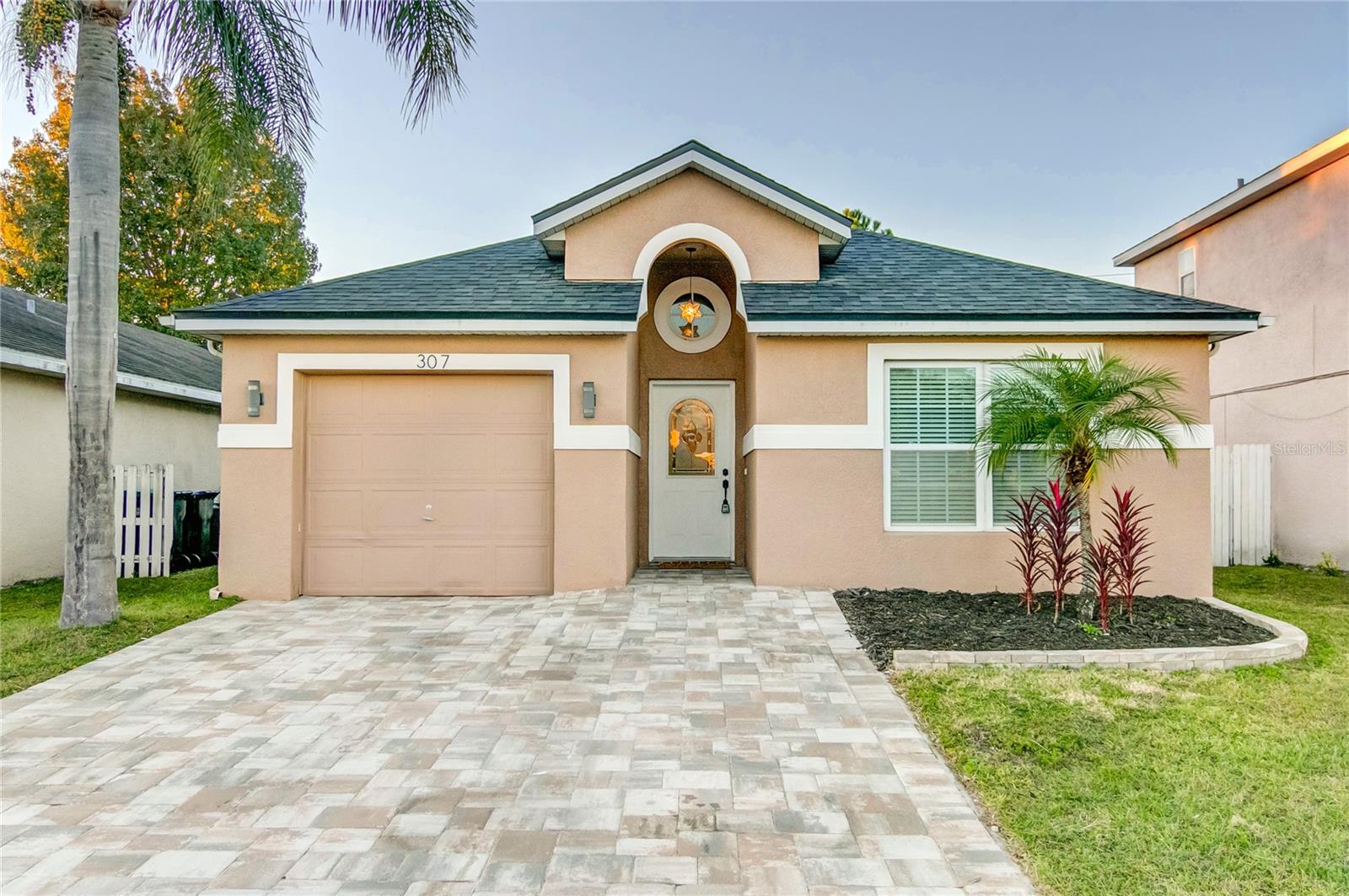 307 Woodbay Ct — photo