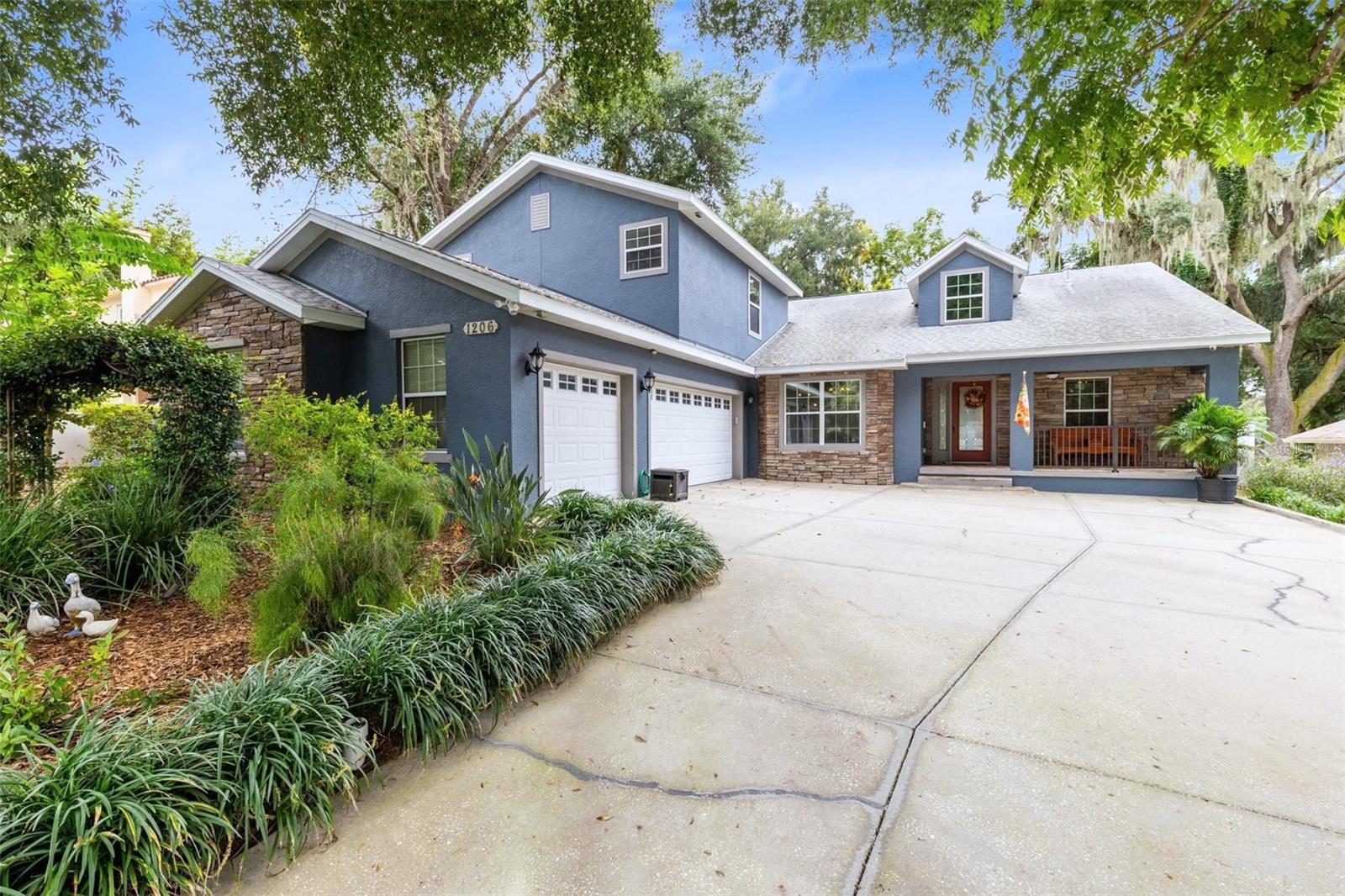 1206 Lakeshore Dr — photo