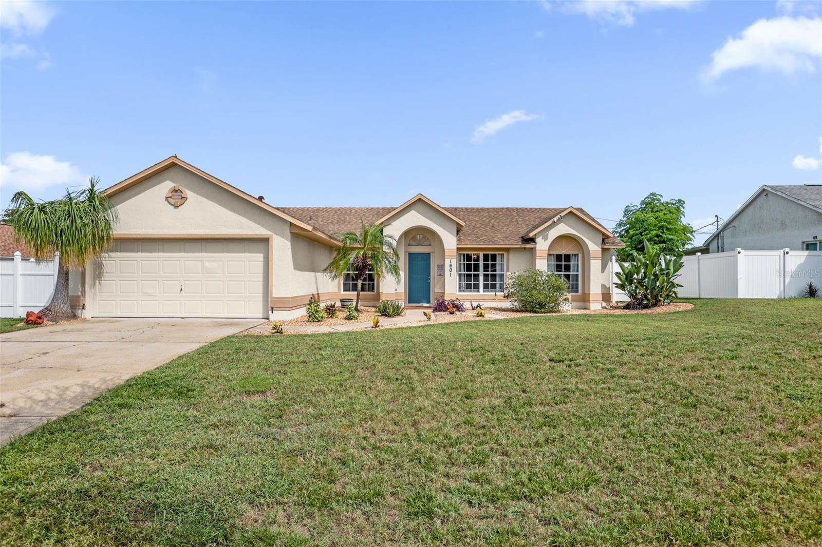 1601 Ross Dr — photo