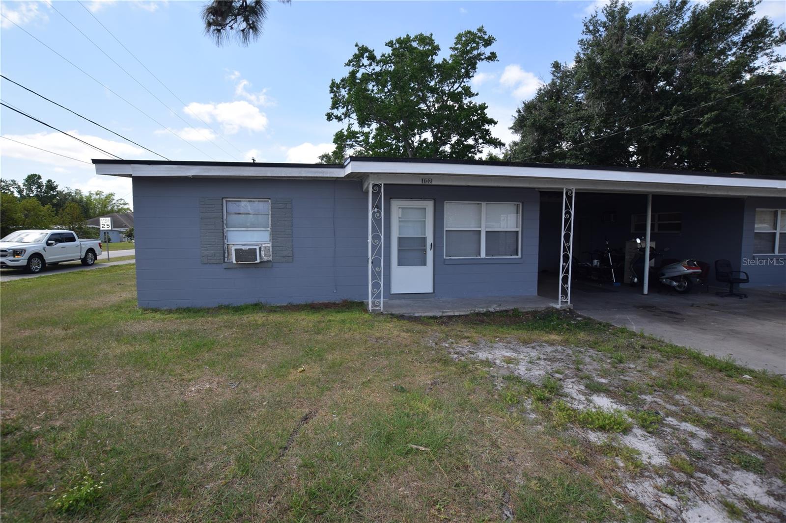 102 W Lancaster Rd — photo