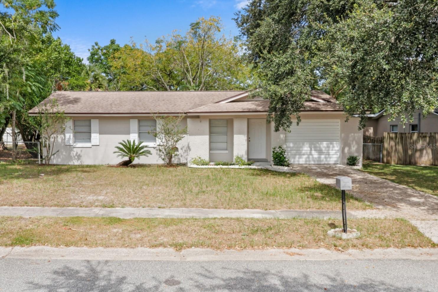 610 E Helm Way — photo